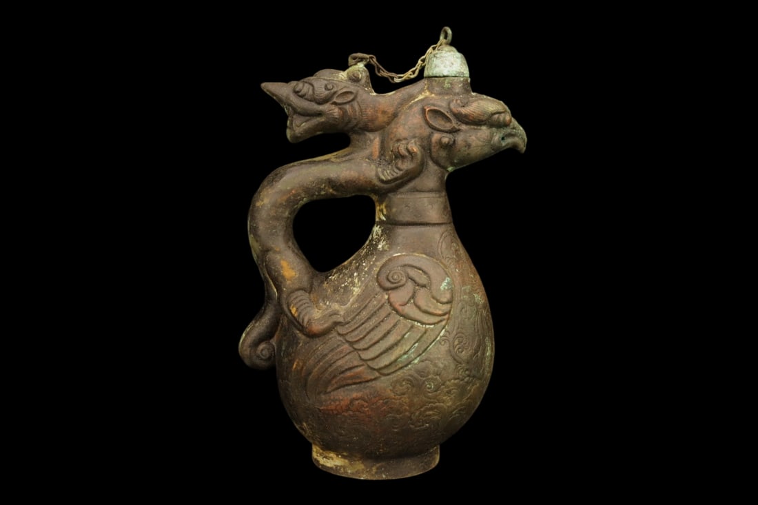 An Exquisite Copper Auspicious Animal Ewer: An Exquisite Copper Auspicious Animal Ewer,Qing Dynasty,China,Size:5.1inx3.5inx7.5in,Weight:591g,铜瑞兽执壶,中国清代