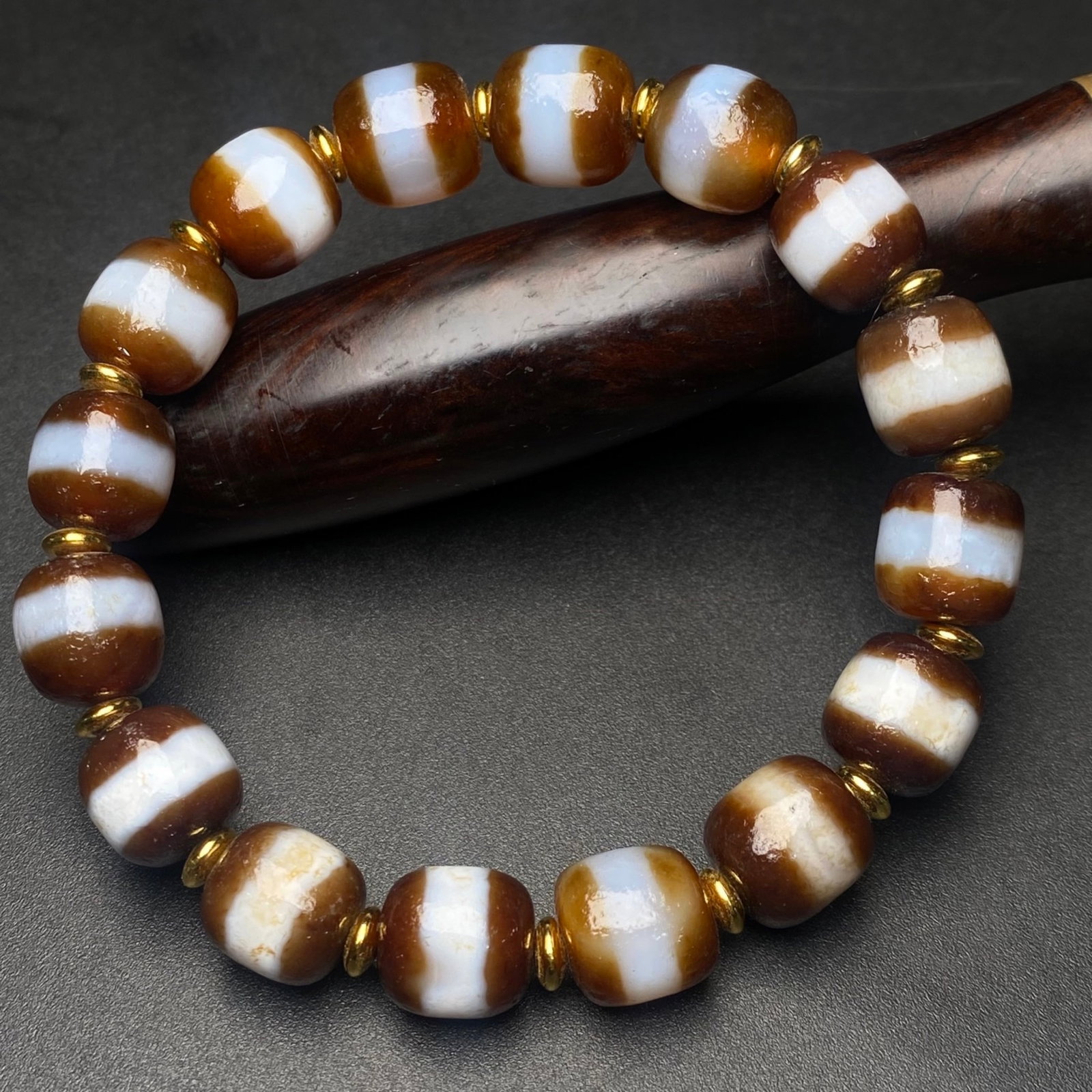 An Exquisite Agate Bracelets - 6