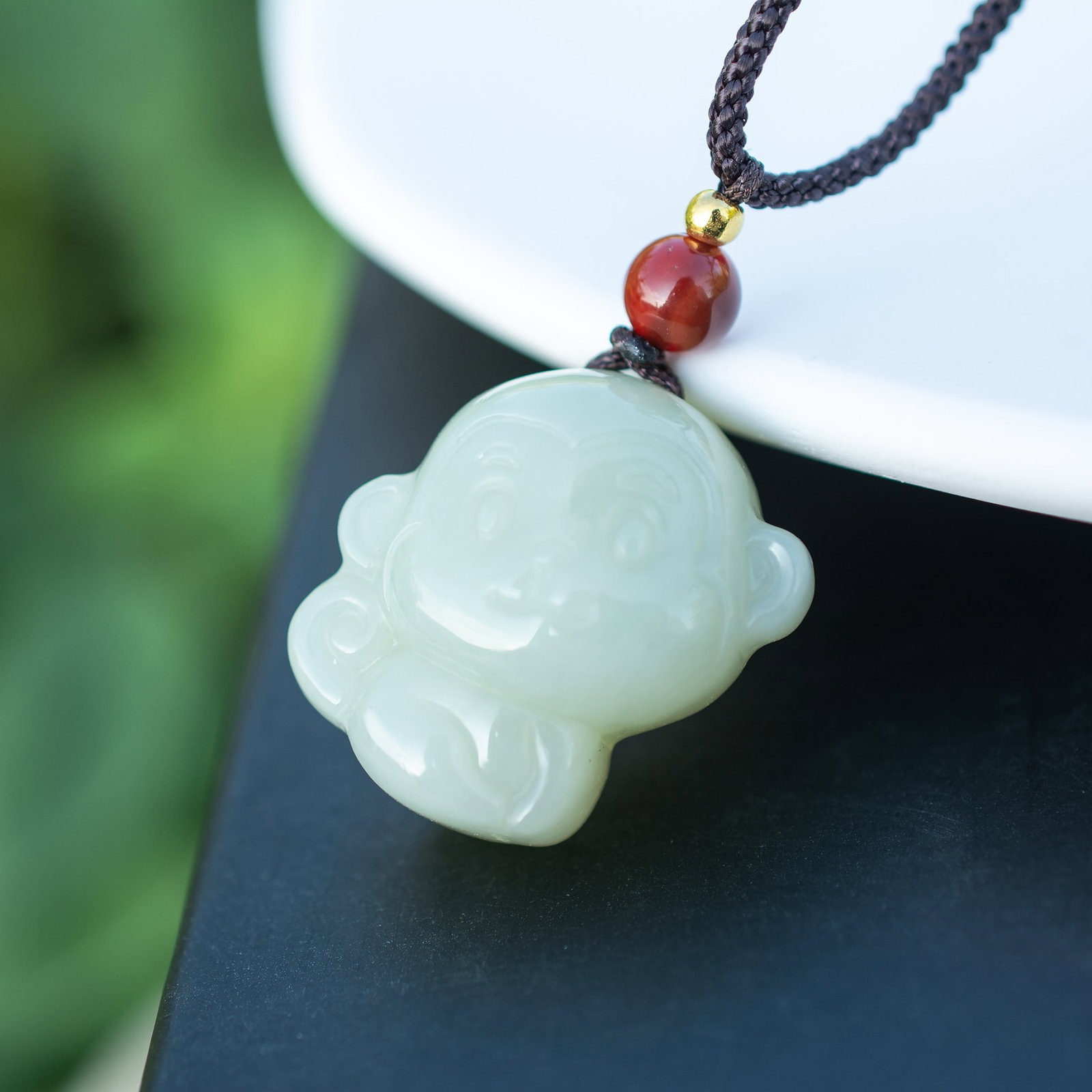 An Exquisite White Jade Monkey Pendant: An Exquisite White Jade Monkey Pendant,Size:24mmx24mm (寓意)招财进宝旺猴 猴子精美绝伦 可爱