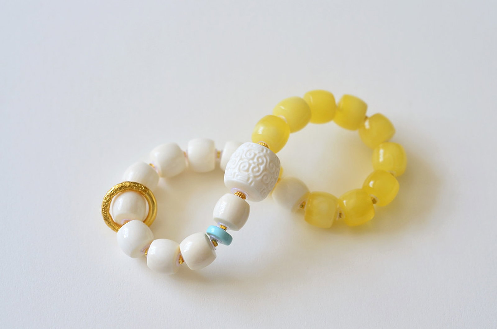 An Exquisite Amber Bracelets - 4