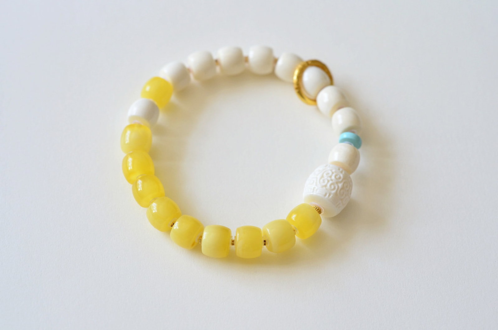 An Exquisite Amber Bracelets - 6