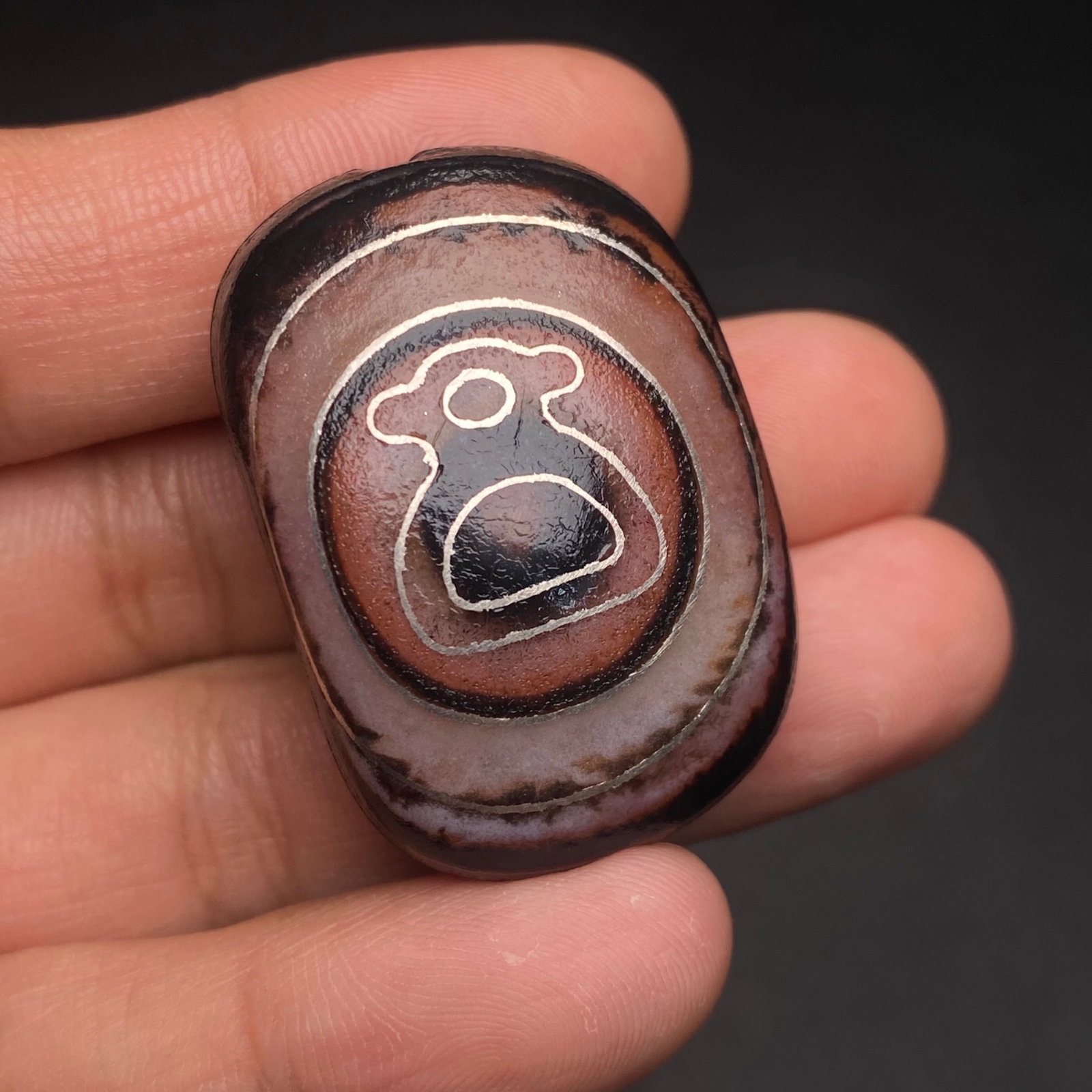 An Exquisite Dzi Bead Pendant,Inlaid Silver Wire
