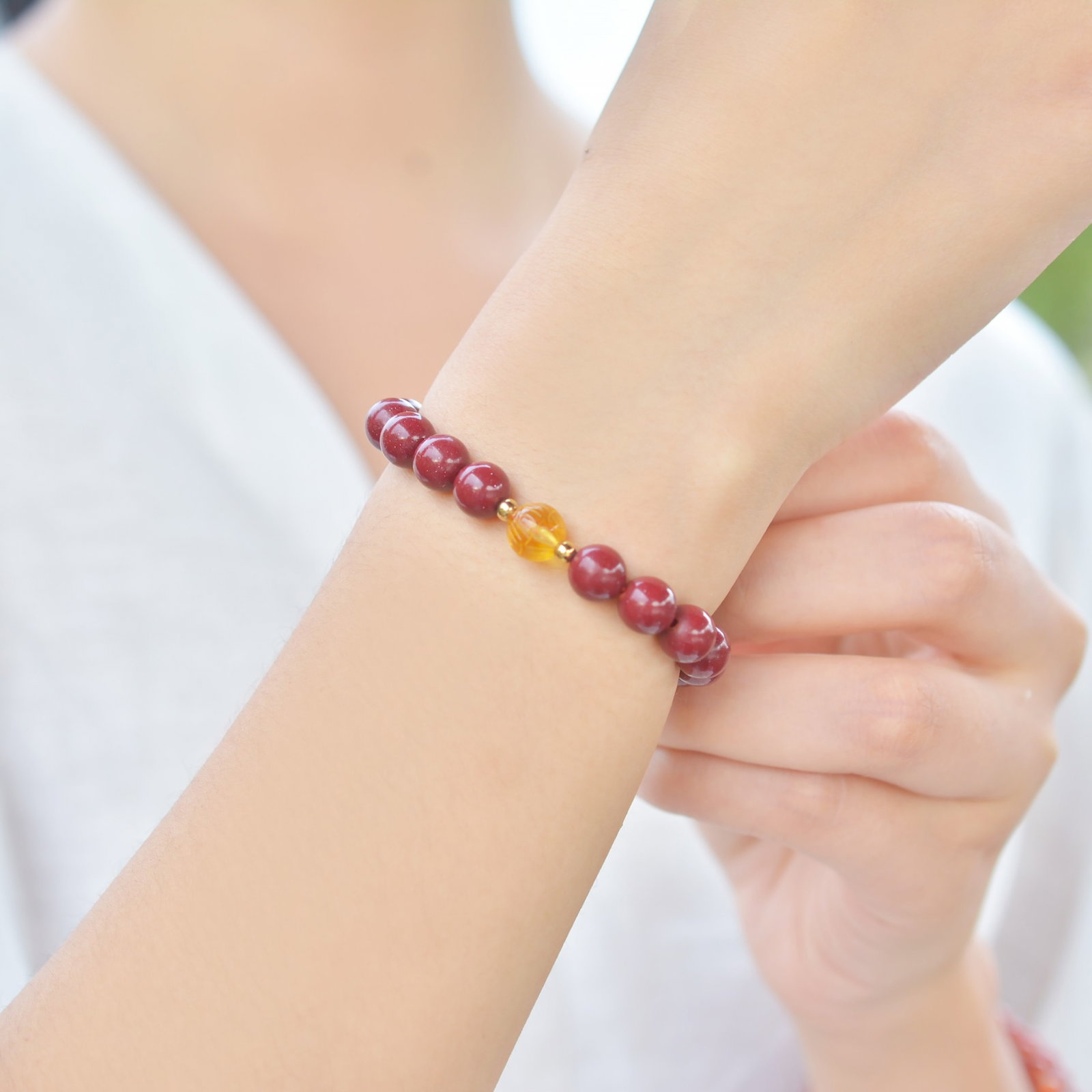 An Exquisite Cinnabar Bracelets: An Exquisite Cinnabar Bracelets,Size:8mmx8mm (寓意)吉祥招财喜庆、驱邪避凶 朱砂手串
