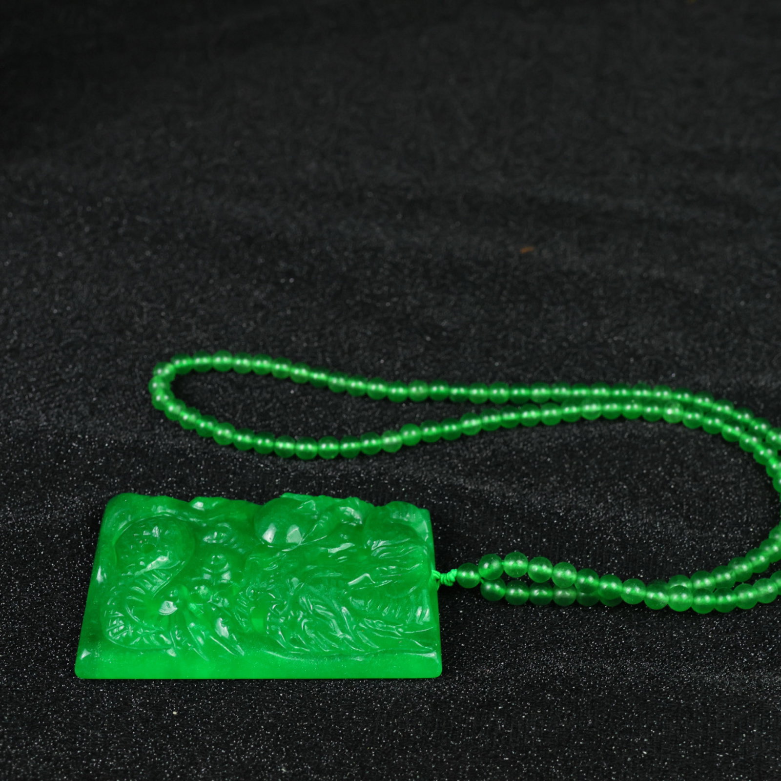 An Exquisite Jadeite Dragon Pattern Pendant - 6