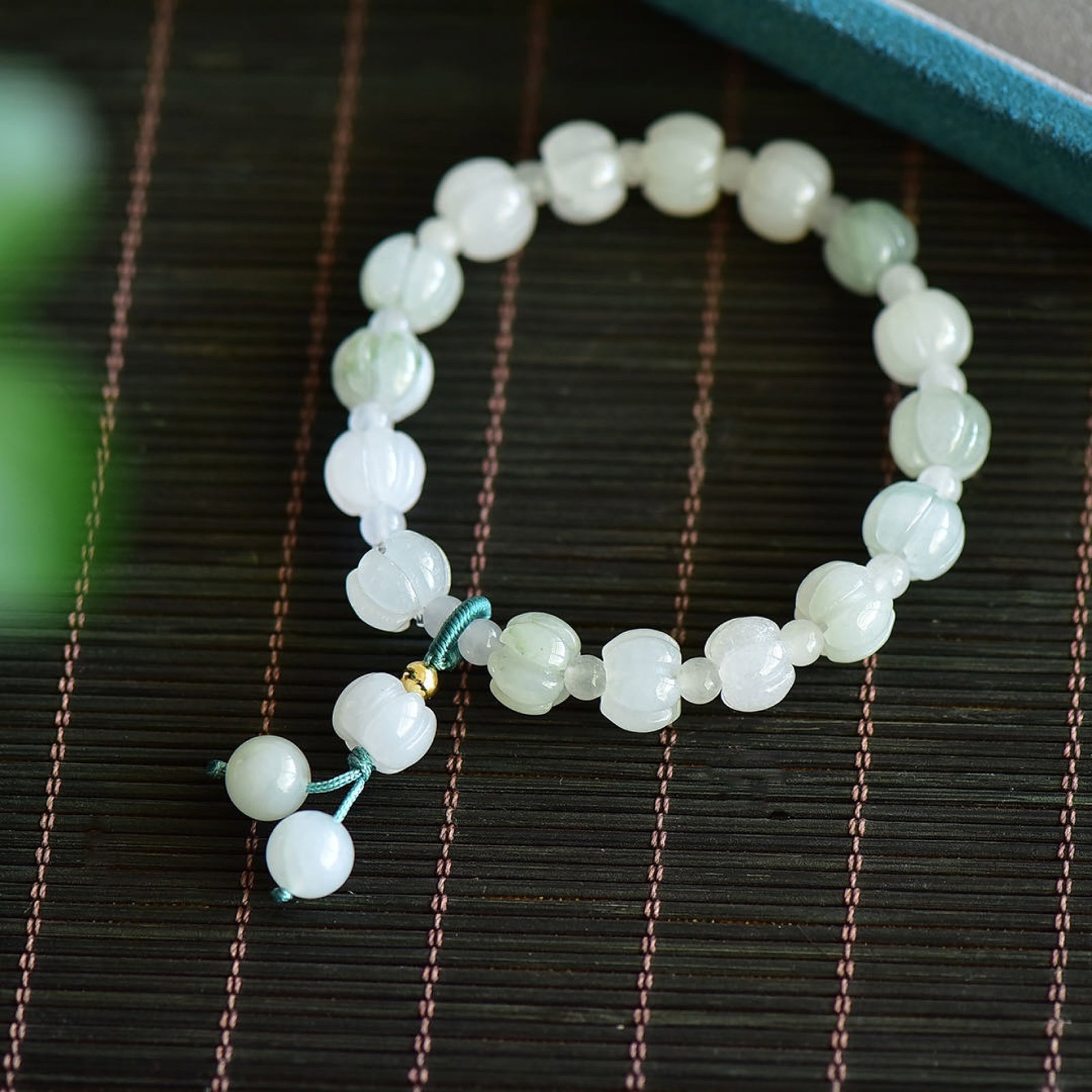 An Exquisite White Jade Bracelets - 2