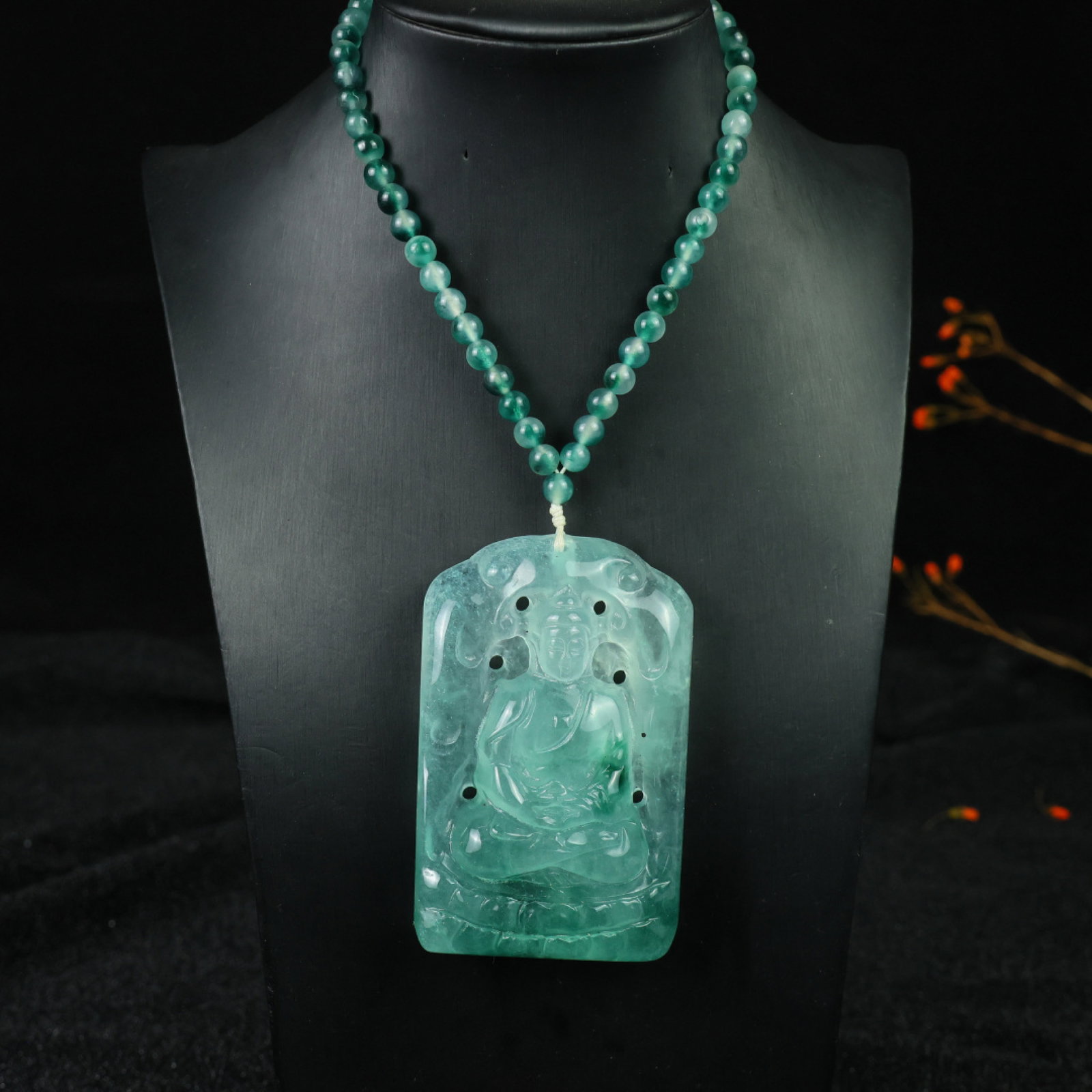 An Exquisite Jadeite Avalokitesvara Pattern Pendant: An Exquisite Jadeite Avalokitesvara Pattern Pendant,Size:87mmx56mmx16mm 翡翠观音像纹挂件