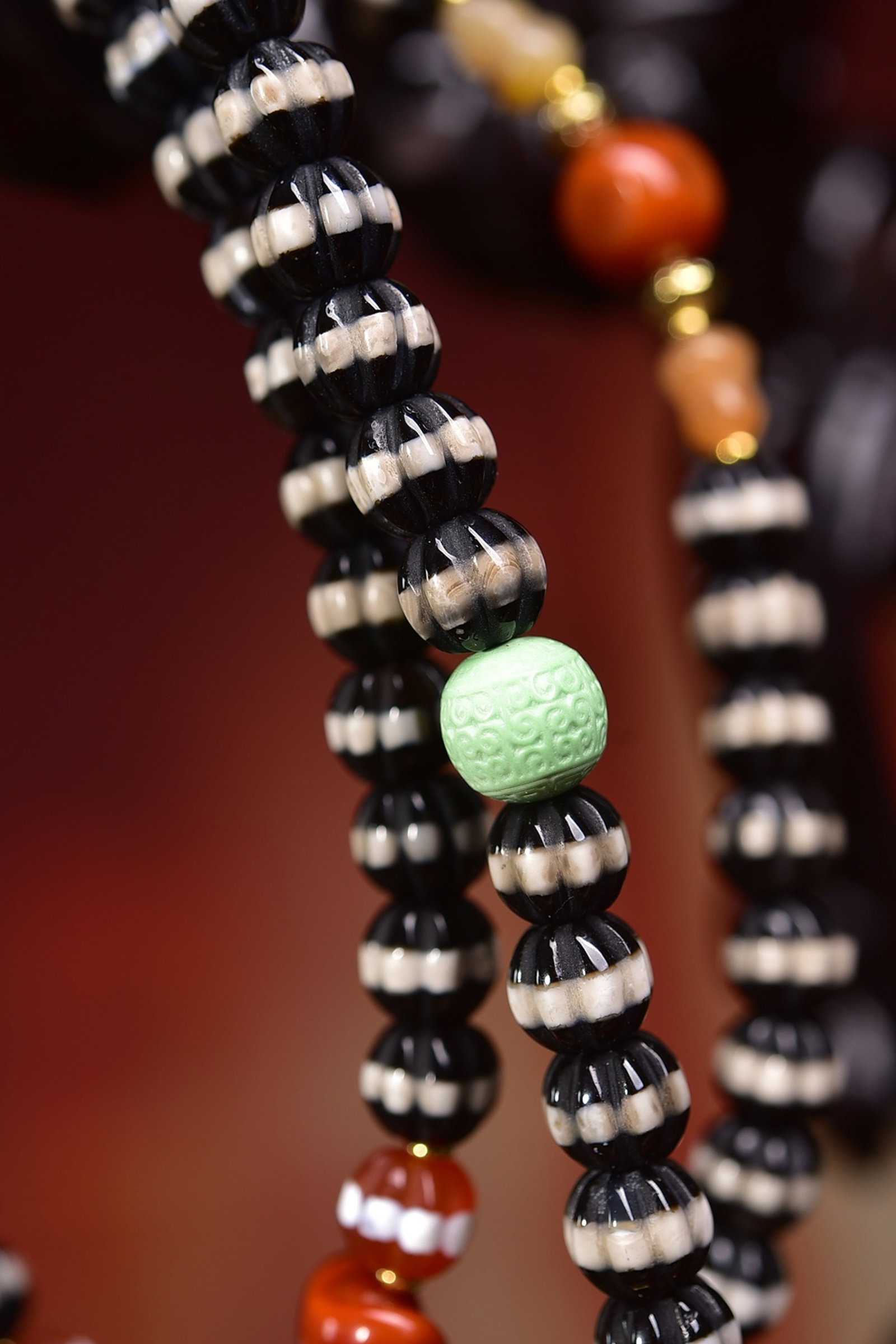 An Exquisite Dzi Bead Bracelets - 2