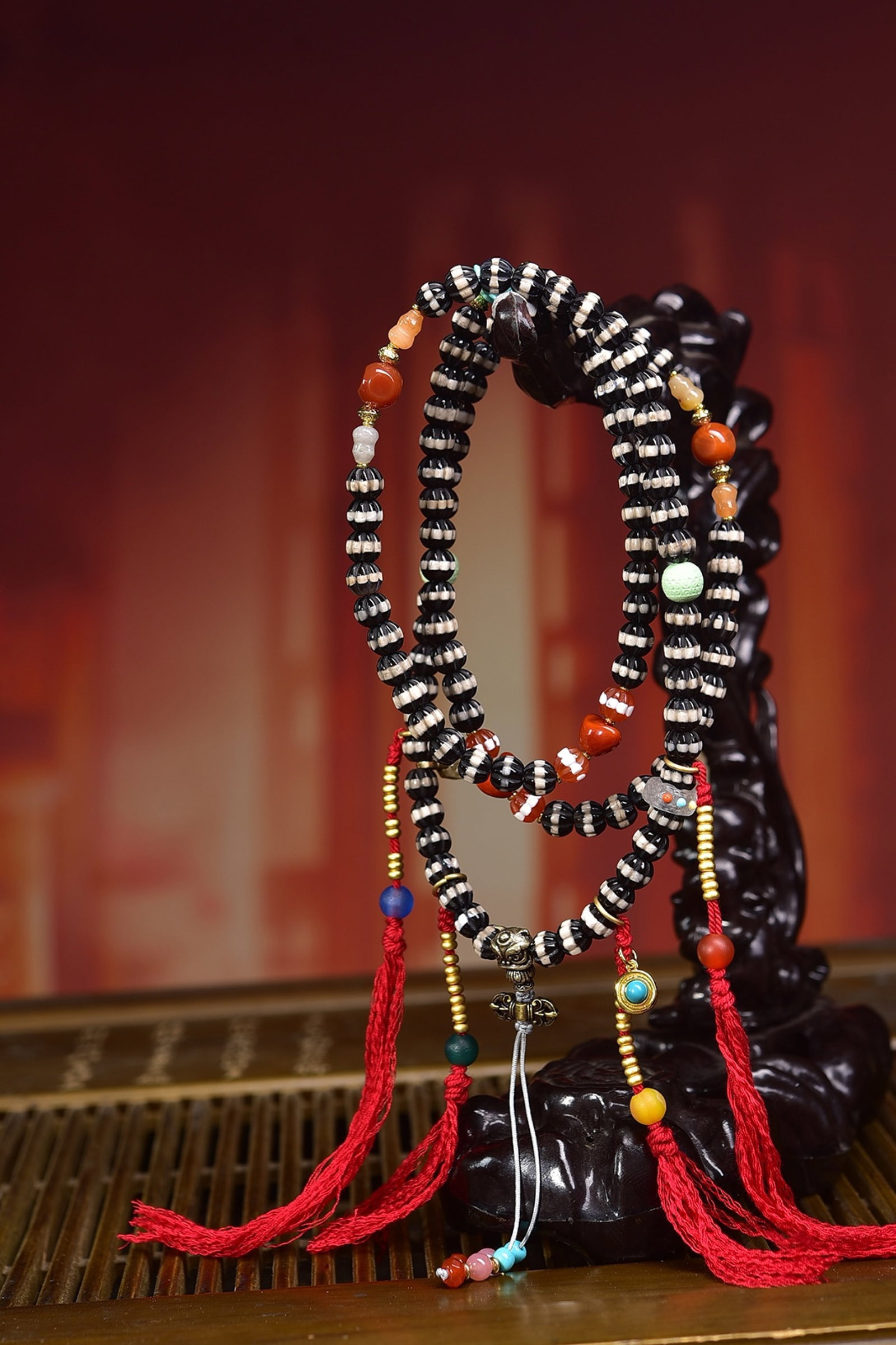 An Exquisite Dzi Bead Bracelets - 5