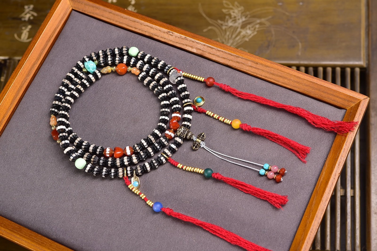 An Exquisite Dzi Bead Bracelets - 6