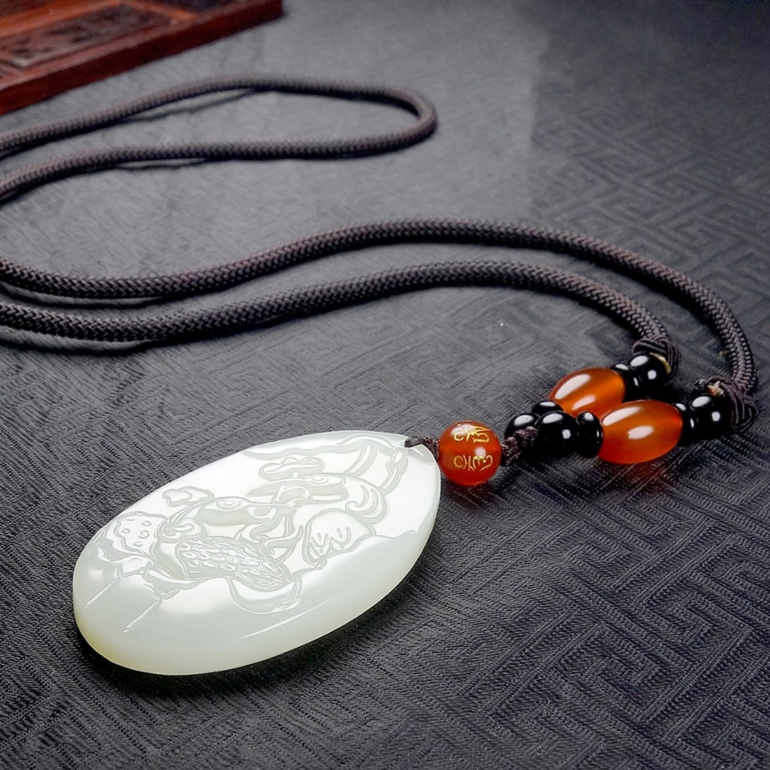 An Exquisite White Jade Crane Pattern Pendant - 6