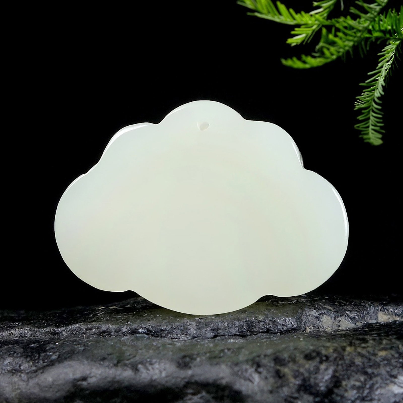 An Exquisite White Jade Dragon Pattern Pendant - 4