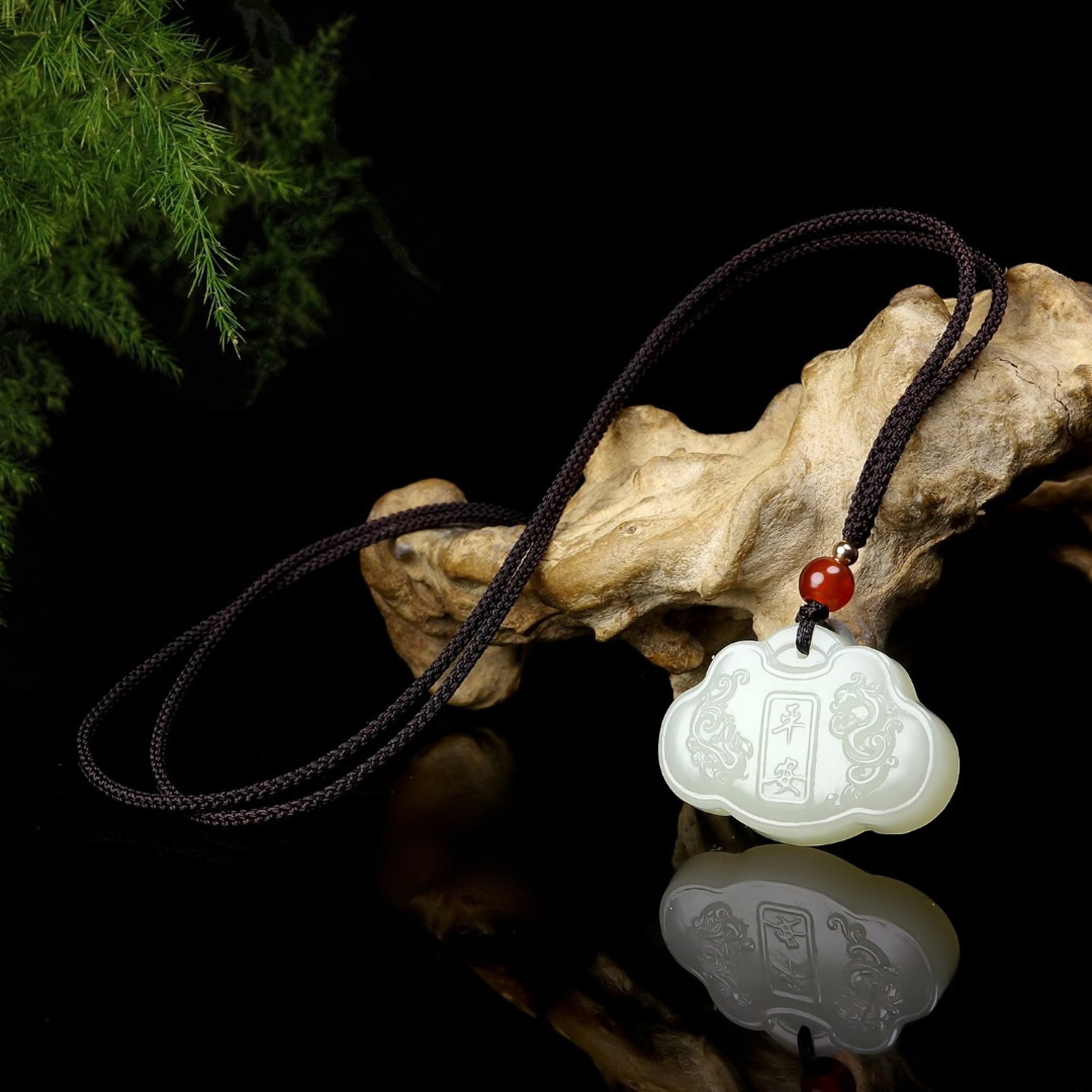 An Exquisite White Jade Dragon Pattern Pendant - 6