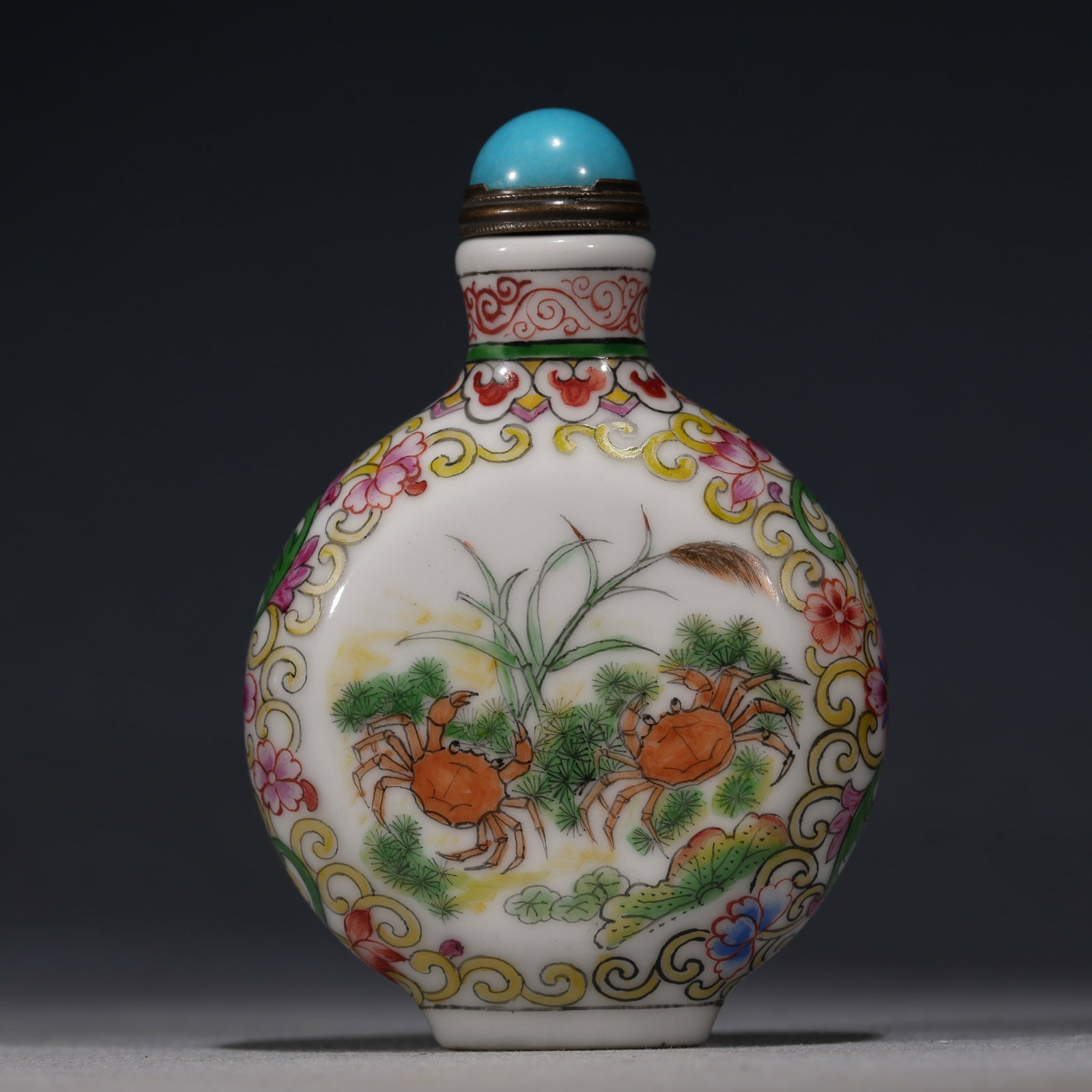 An Exquisite Famille Rose Flat Snuff Bottle With Harmony Painting: An Exquisite Famille Rose Flat Snuff Bottle With Harmony Painting,China,Qing Dynasty,Four-Character Kangxi Mark,Dimensions:3.1inx2.2in,粉彩和谐图扁式鼻&