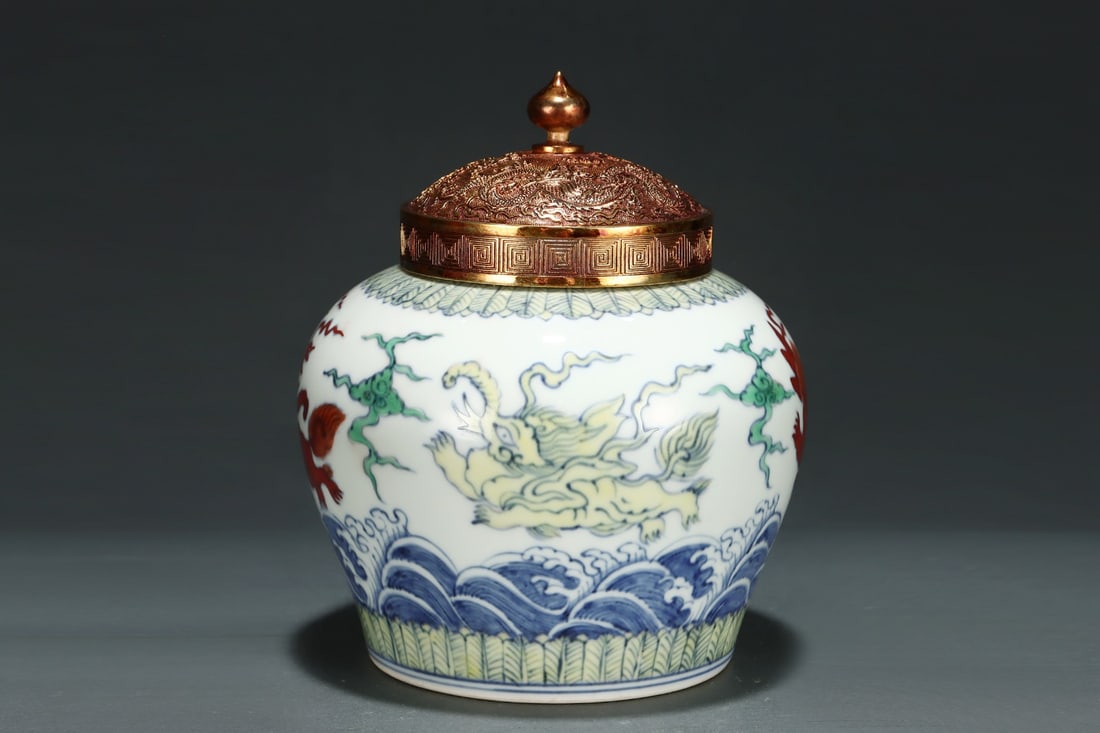 An Exquisite Doucai Seawater Pattern Auspicious Beast Pattern Jar - 4