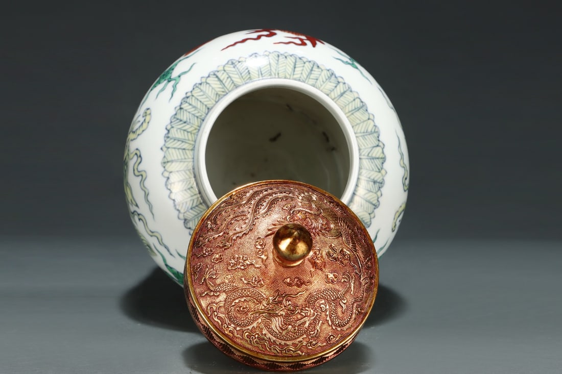 An Exquisite Doucai Seawater Pattern Auspicious Beast Pattern Jar - 7