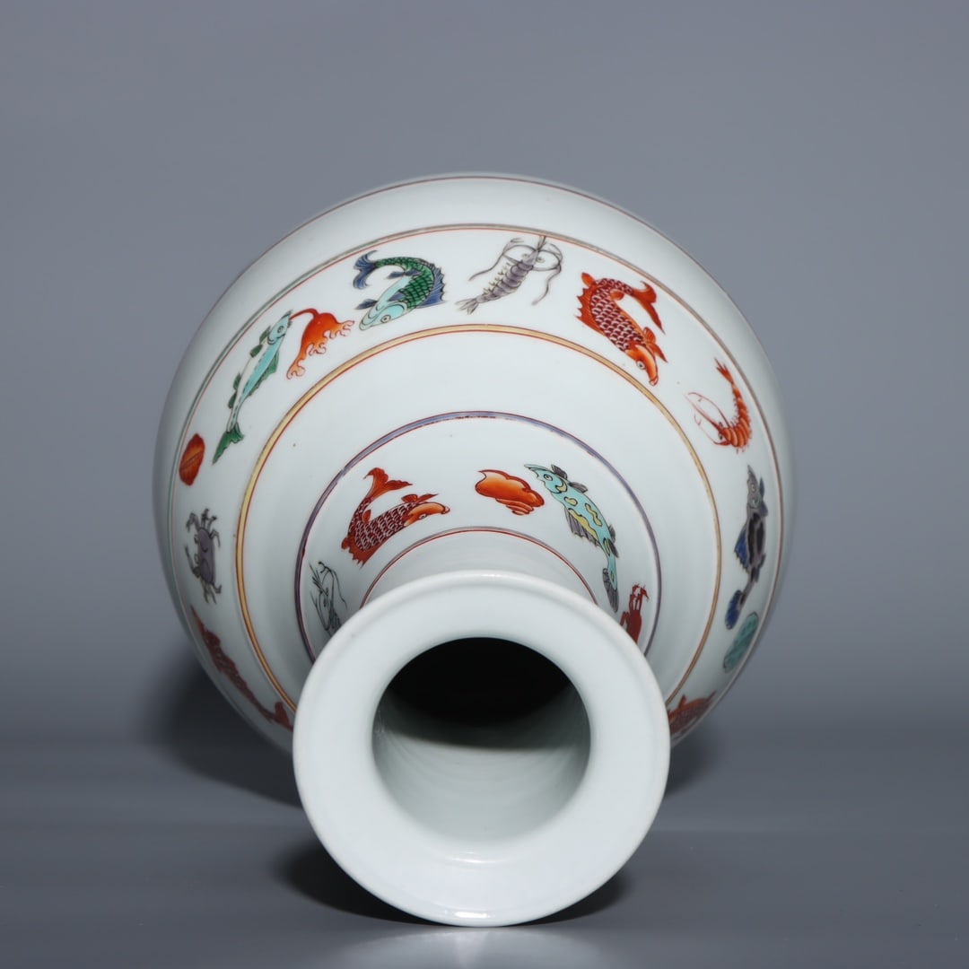 An Exquisite Wucai Dragon Pattern Vase - 8