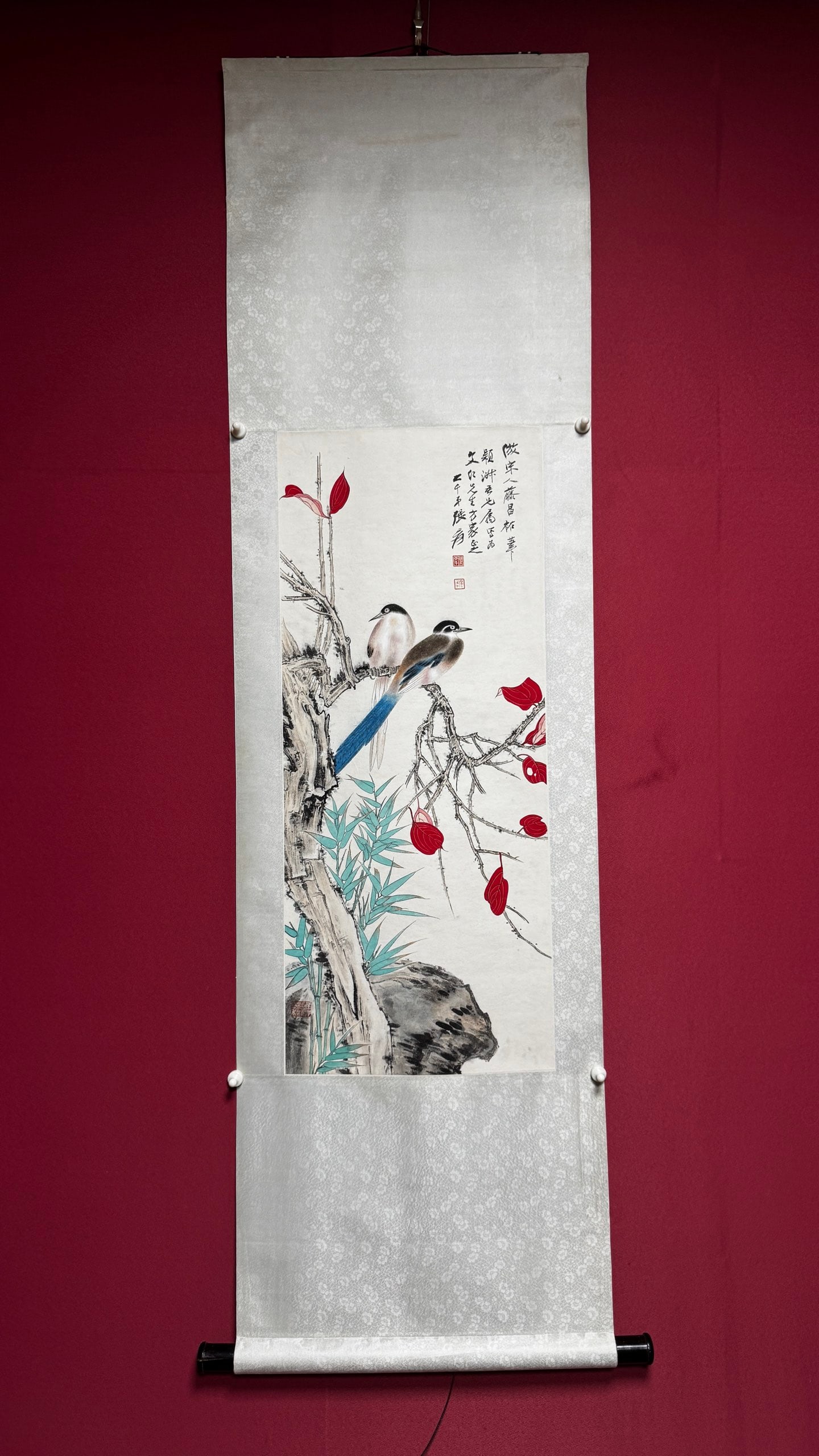 A Chinese Vertical Scroll Ink Painting of Flower and Bird on Paper,Zhang Daqian: A Chinese Vertical Scroll Ink Painting of Flower and Bird on Paper,Zhang DaqianSize:(Without frame)13.4inx32.3in一幅中国水墨花鸟画立轴
