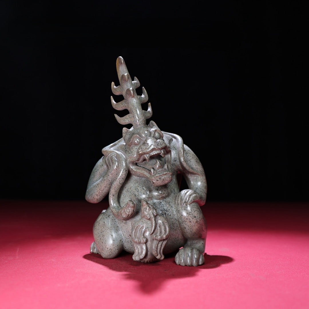 An Exquisite White Jade Auspicious Beast Ornament (1 of 9)
