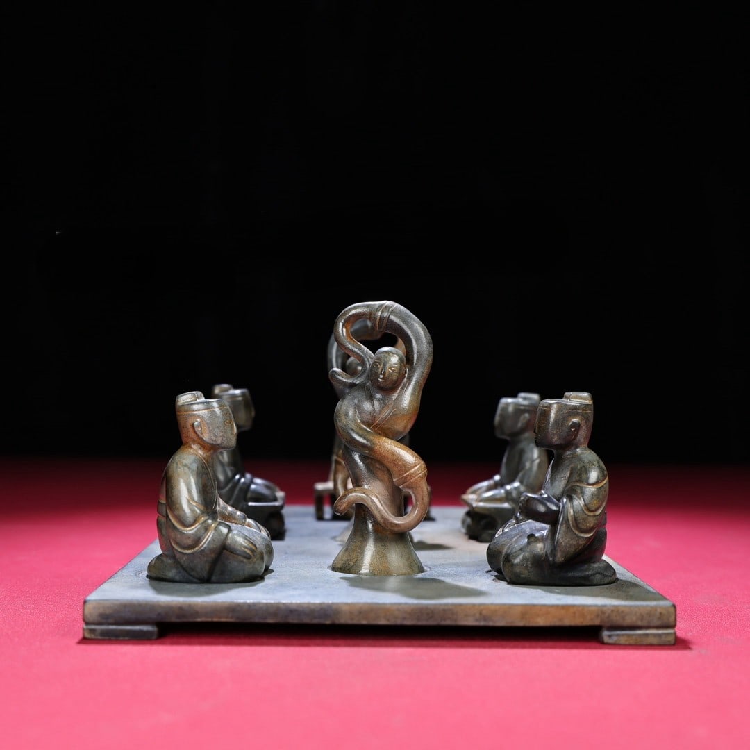 A Set of Fine White Jade Figure Ornaments: A Set of Fine White Jade Figure Ornaments,Qing Dynasty,China,Size:(Total)3.5in,8.1inx6.1in,Total Weight:946g一套白玉人物摆件,中国清