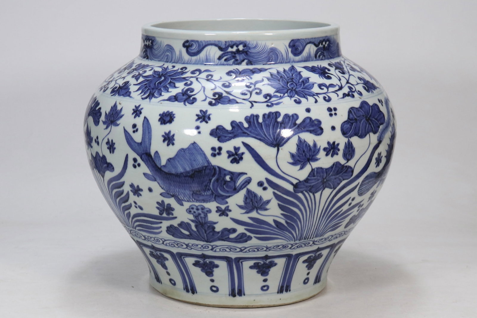 A Rare Blue and White Hornwort Pattern Jar: A Rare Blue and White Hornwort Pattern Jar,Yuan Dynasty,China,Size:11.8inx8.5in青花鱼藻纹罐,中国元代,Size:30cmx21.5cm