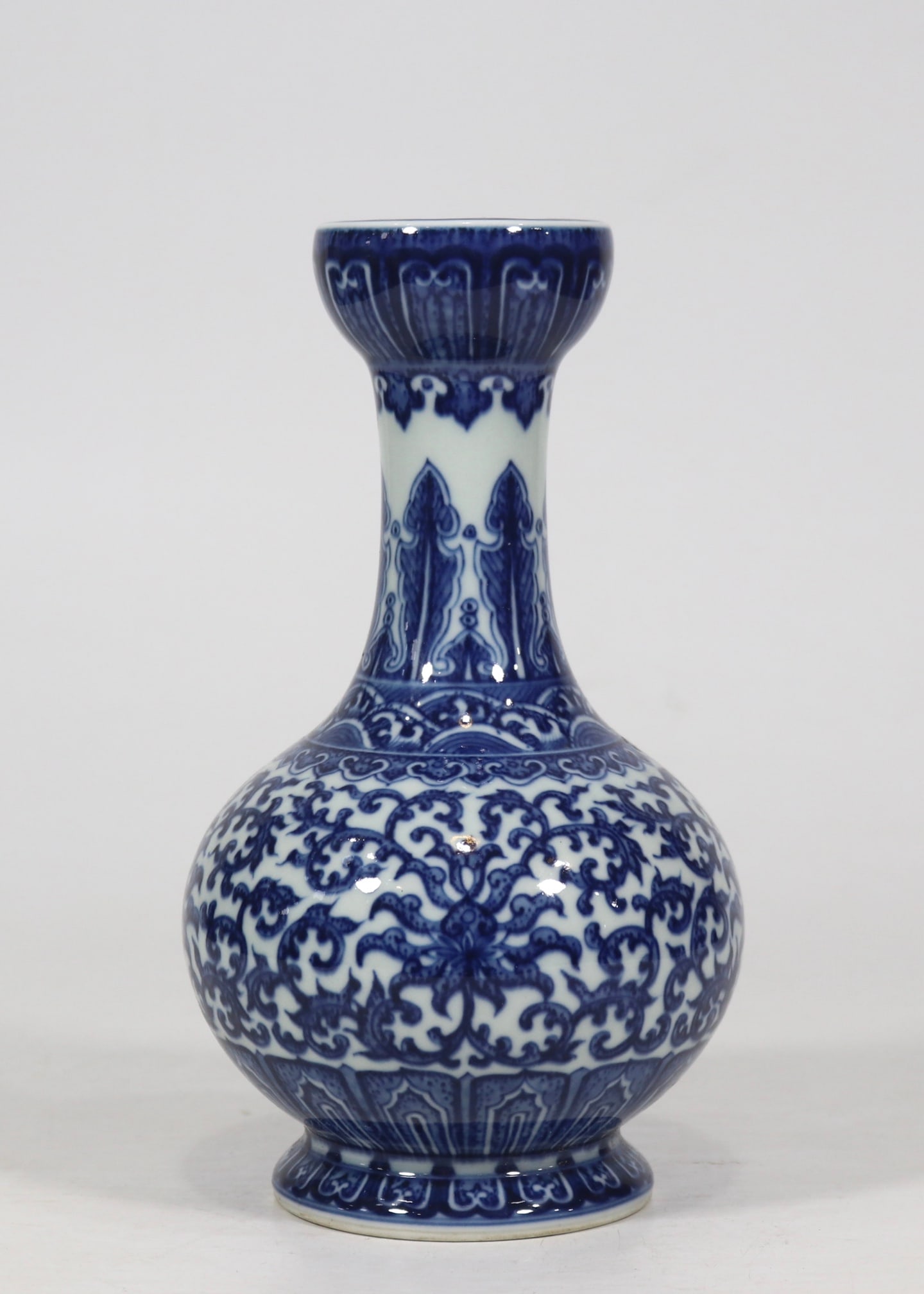 An Exquisite Blue and White Lotus Pattern Vase: An Exquisite Blue and White Lotus Pattern Vase,Qing Dynasty,China,Qianlong Six-character Mark,Size:8.3inx4.3in青花缠枝莲纹瓶,中国清代,