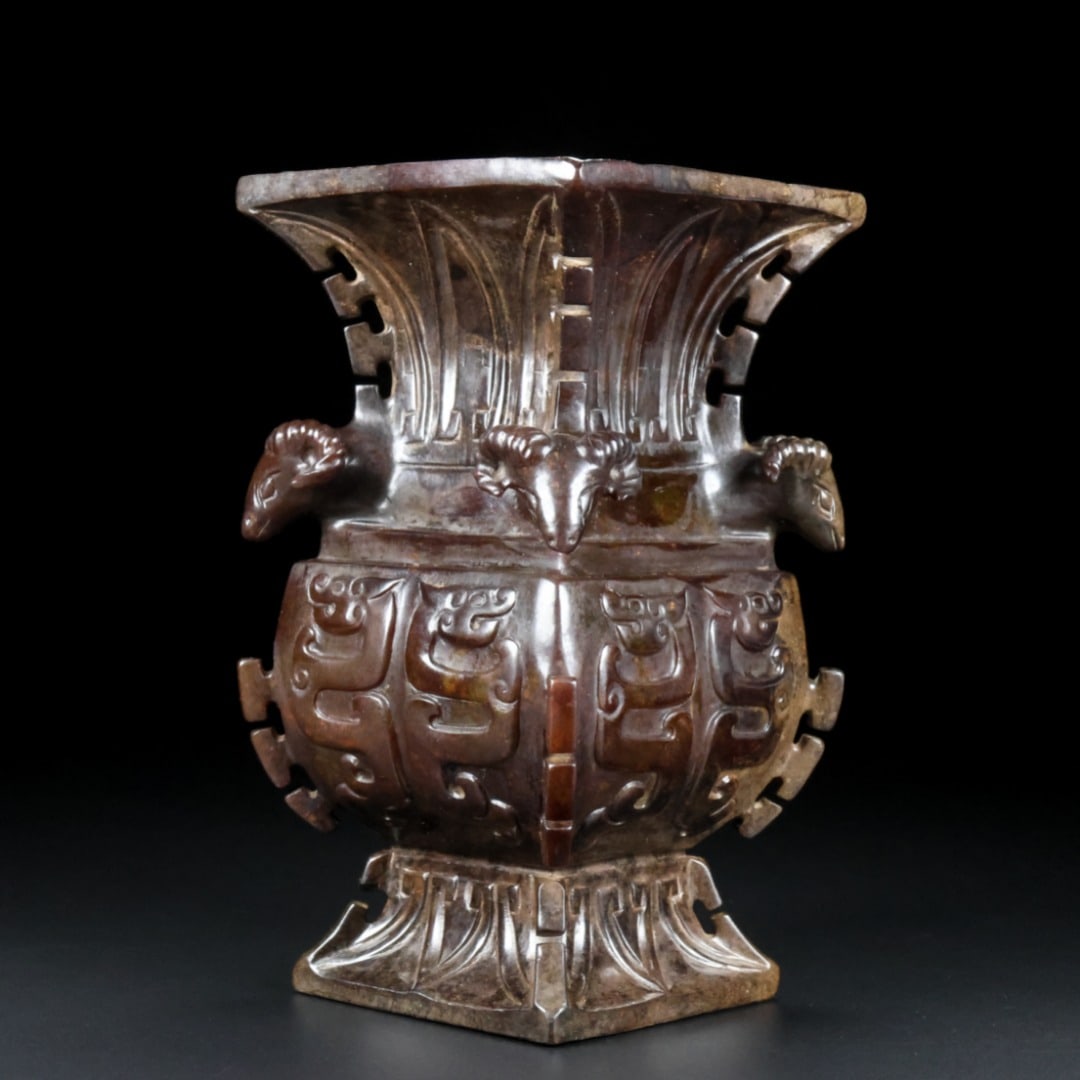 An Exquisite White Jade Chi-Dragon Pattern Sheep-Ears Vase (1 of 9)