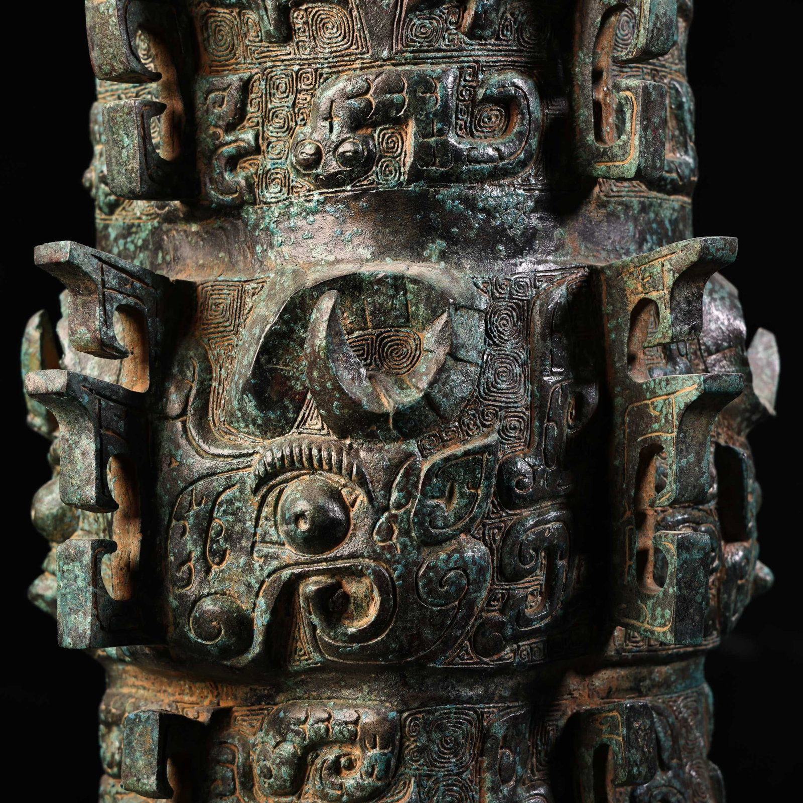 A Rare Bronze Beast-Face Pattern Vase - 12