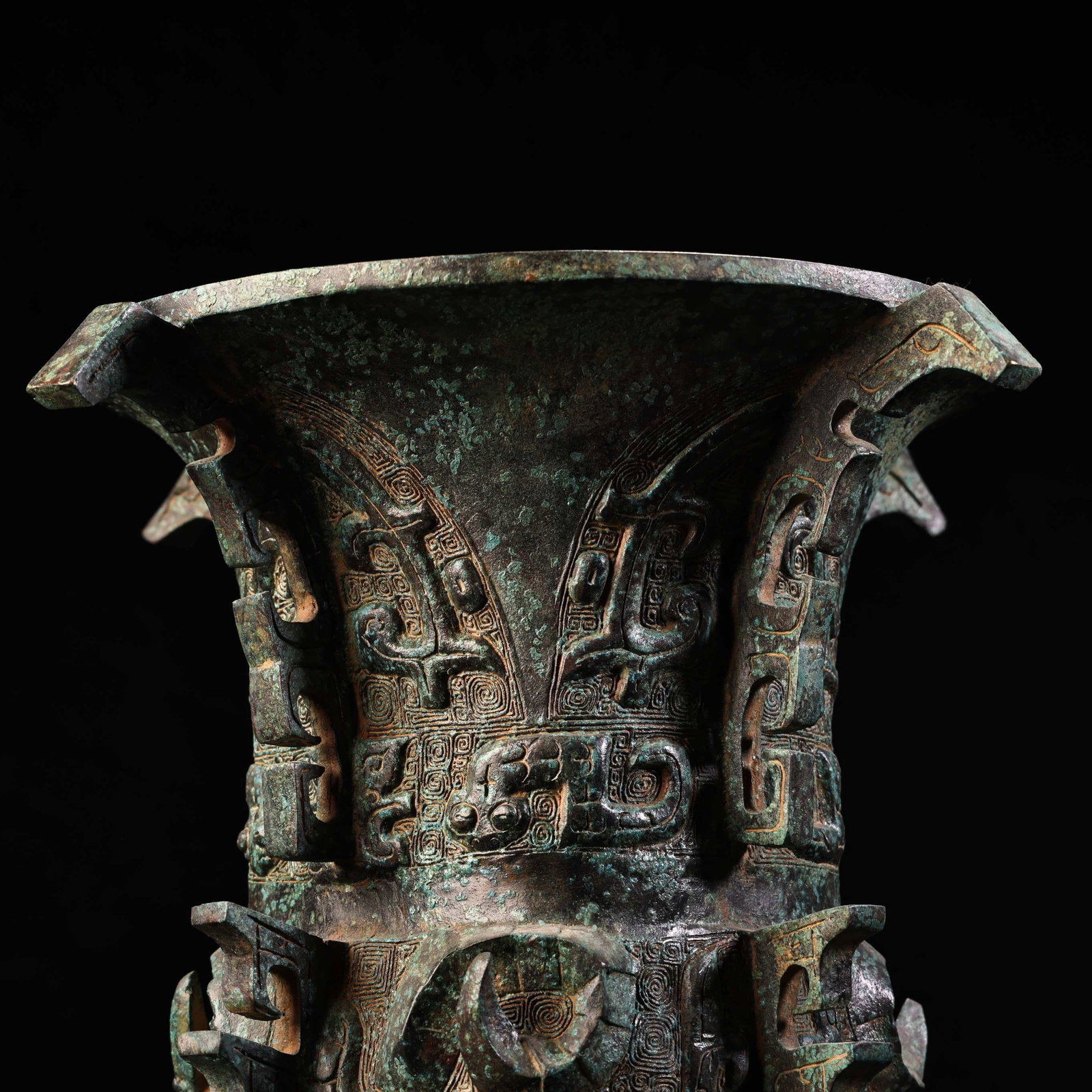 A Rare Bronze Beast-Face Pattern Vase - 5
