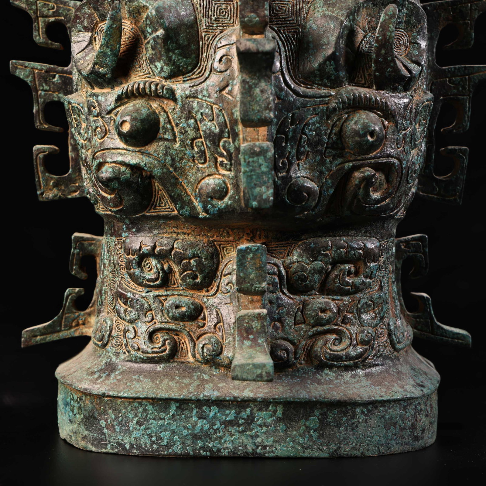 A Rare Bronze Beast-Face Pattern Vase - 7
