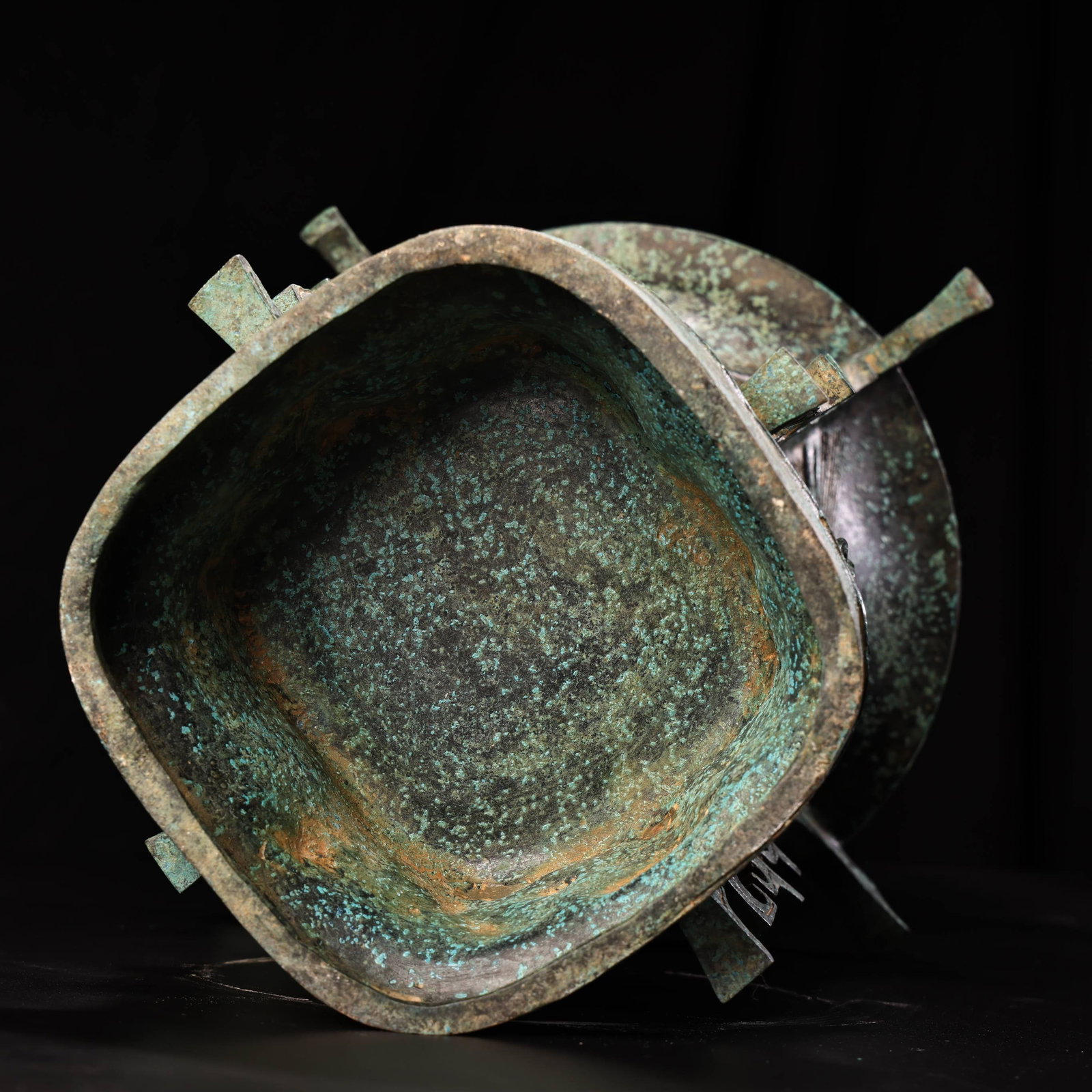 A Rare Bronze Beast-Face Pattern Vase - 9