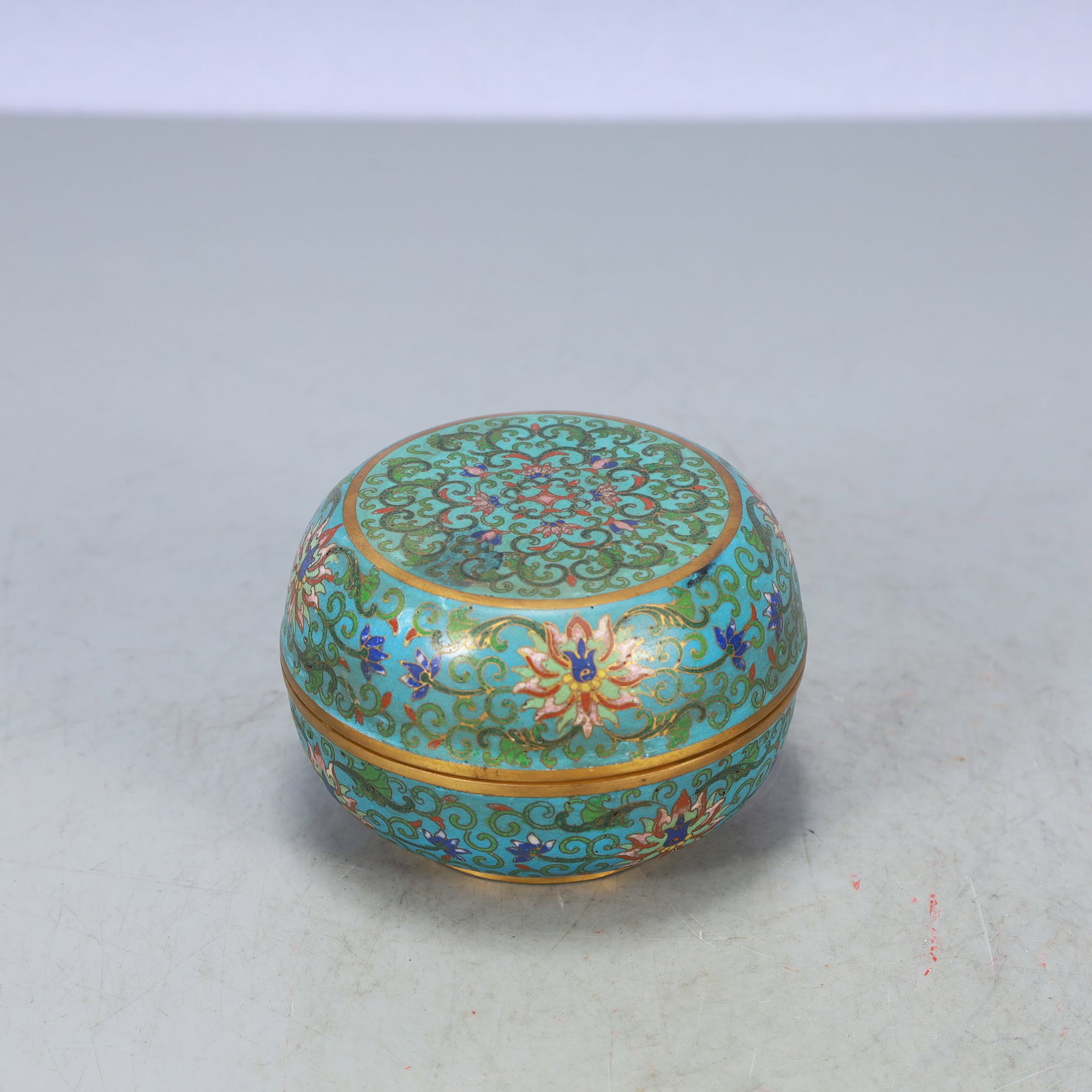 A Exquisite Cloisonne Lotus Pattern Box - 2
