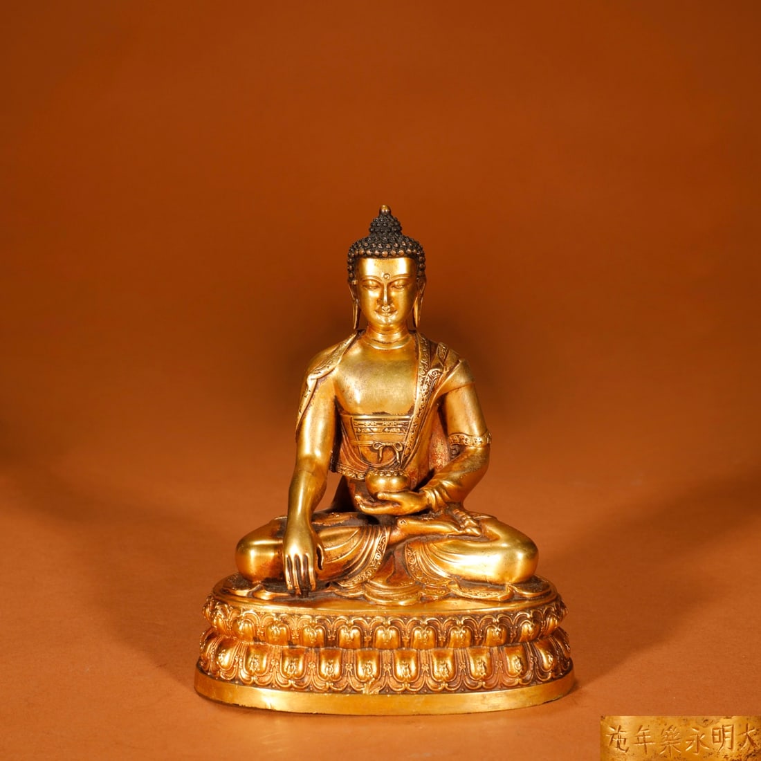 A Solemn Gilt Bronze Statue of Sakyamuni (1 of 9)