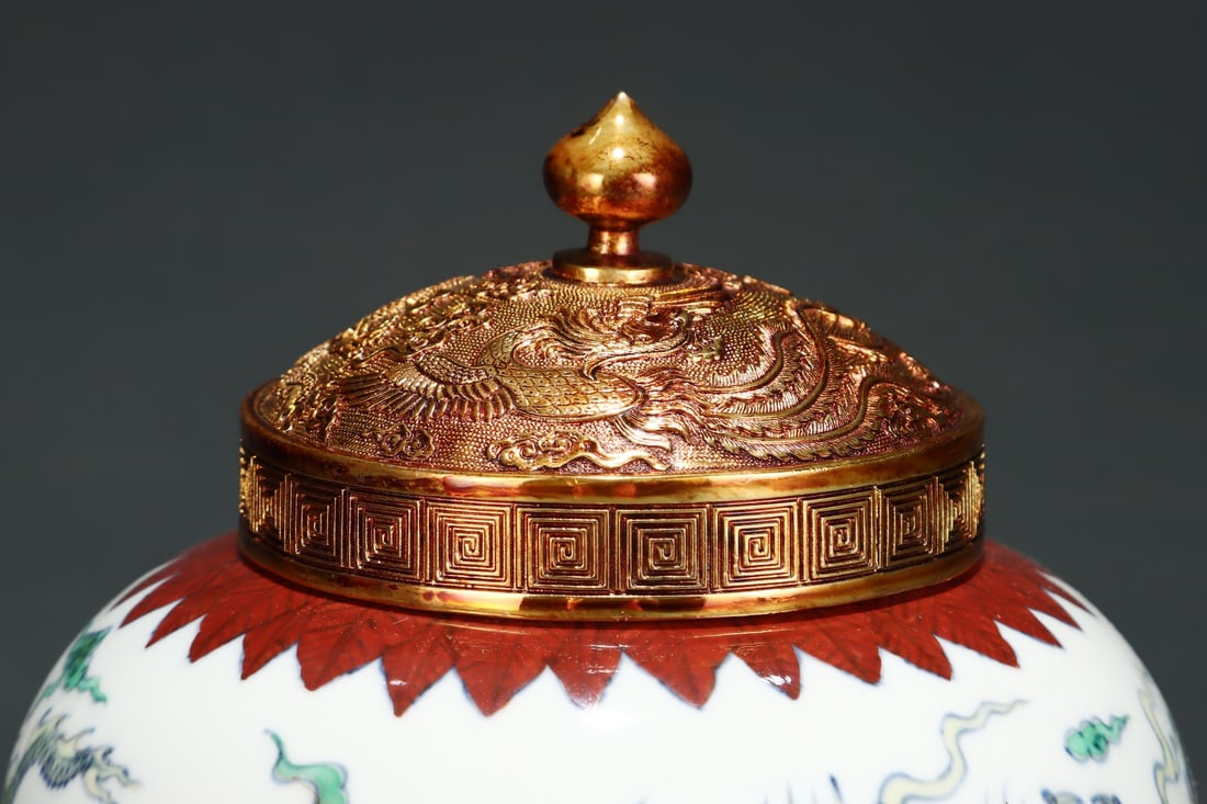 An Exquisite Doucai Seawater Pattern Dragon Pattern Jar - 5