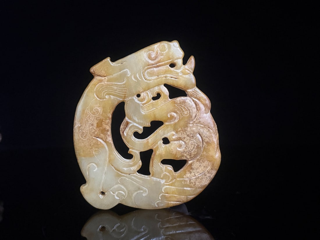 An Exquisite White Jade Dragon-Shaped Pendant: An Exquisite White Jade Dragon-Shaped Pendant,Qing