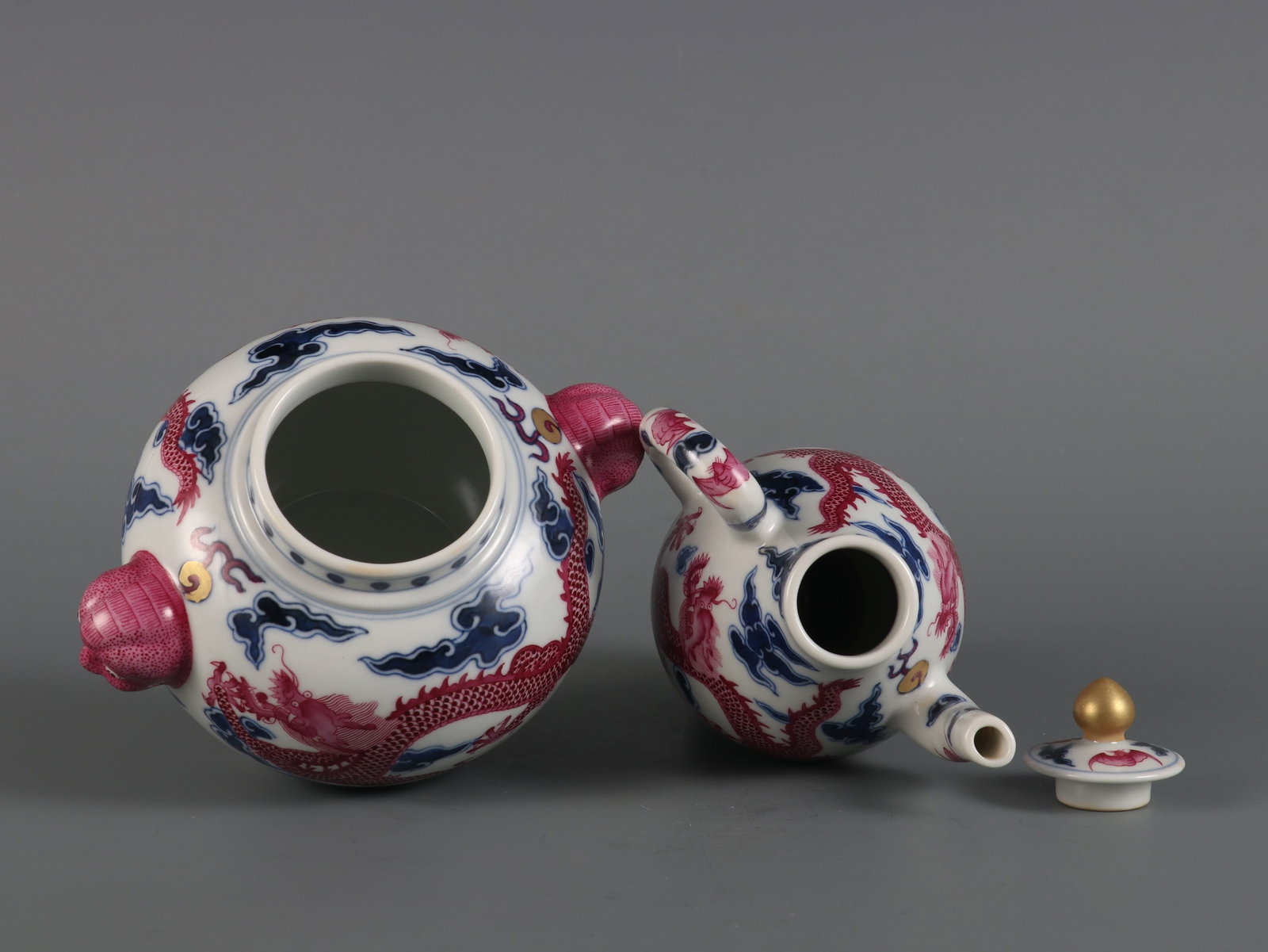 An Exquisite Blue and White Ruby Red-Glazed Dragon Pattern Ewer - 8