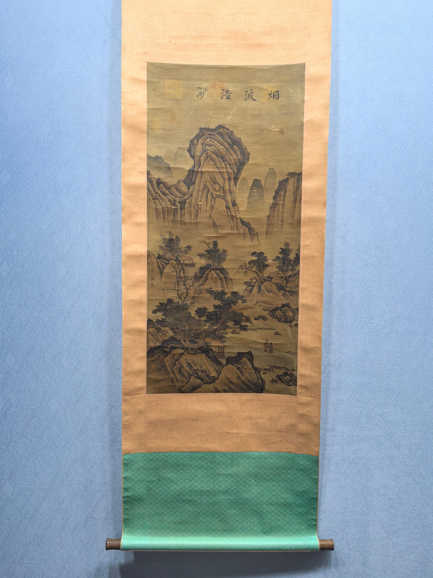 A Chinese Vertical Scroll Ink Painting of Landscape and Figure on Silk,Li Gonglin: A Chinese Vertical Scroll Ink Painting of Landscape and Figure on Silk,Li GonglinSize:17.4inx37.1in一幅中国水墨绢本山水人物Ĭ