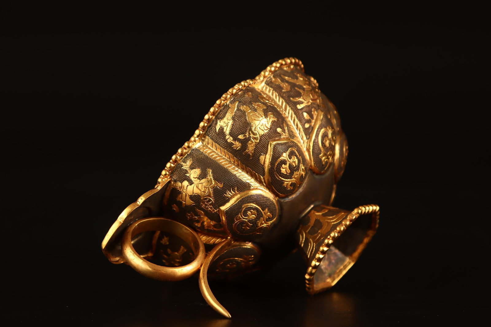 An Exquisite Gilt Bronze Figure Pattern Libation Cup - 8