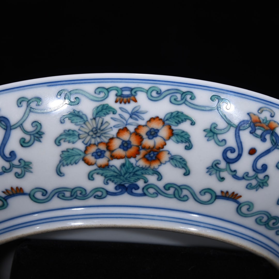 An Exquisite Doucai Flower Pattern Plate - 11