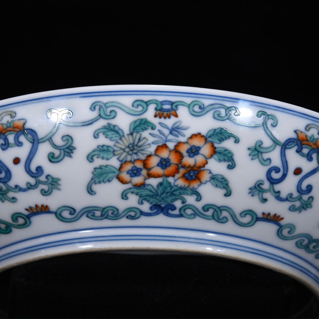 An Exquisite Doucai Flower Pattern Plate - 8