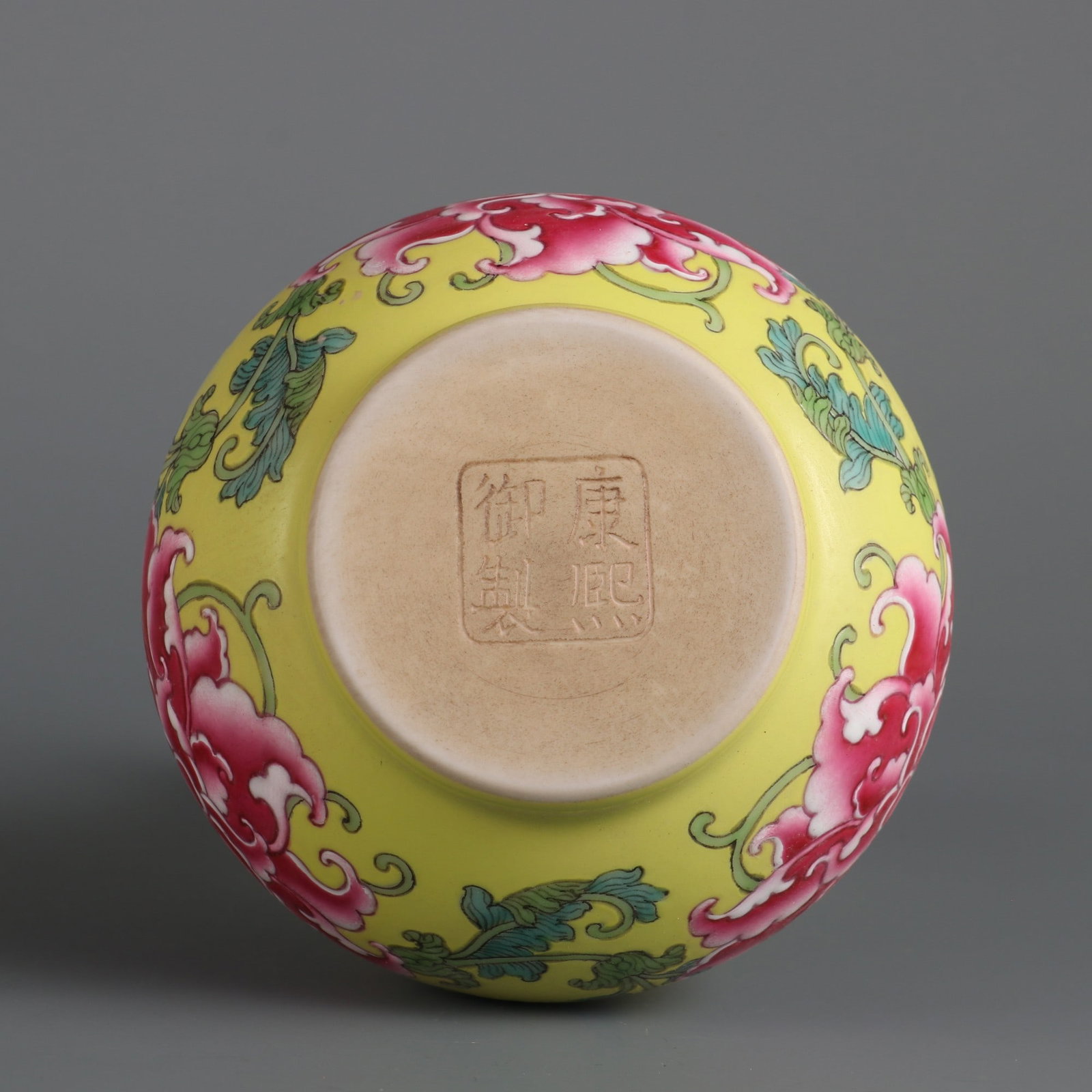 An Exquisite Enamel Lotus Pattern Vase - 8