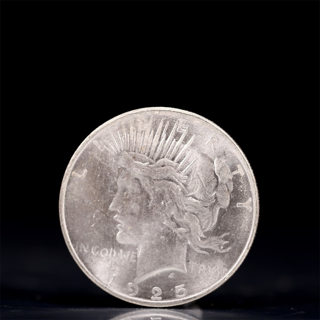 Liberty In God We Trust 1925 Sterling Silver One Dollar Coin: Liberty In God We Trust 1925 Sterling Silver One Dollar Coin, Eagle stamp, Weight:26.9g