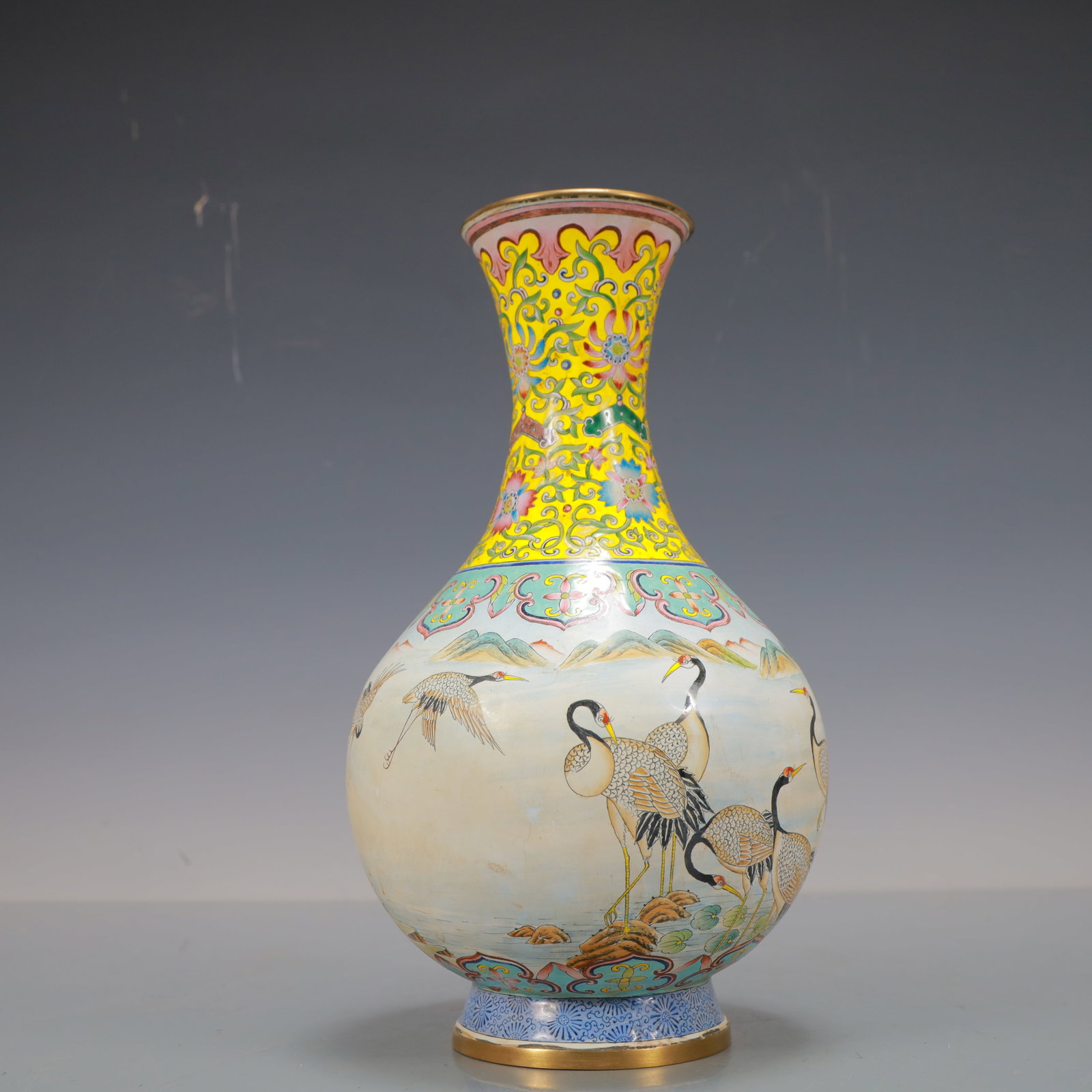 A Exquisite Coppery Enamel Lotus Pattern Flower Pattern Crane Pattern Vase: A Exquisite Coppery Enamel Lotus Pattern Flower Pattern Crane Pattern Vase Qing Dynasty, China Qianlong Four-character Mark Size:5.5inx9.8in Weight:900g铜珐琅彩缠枝