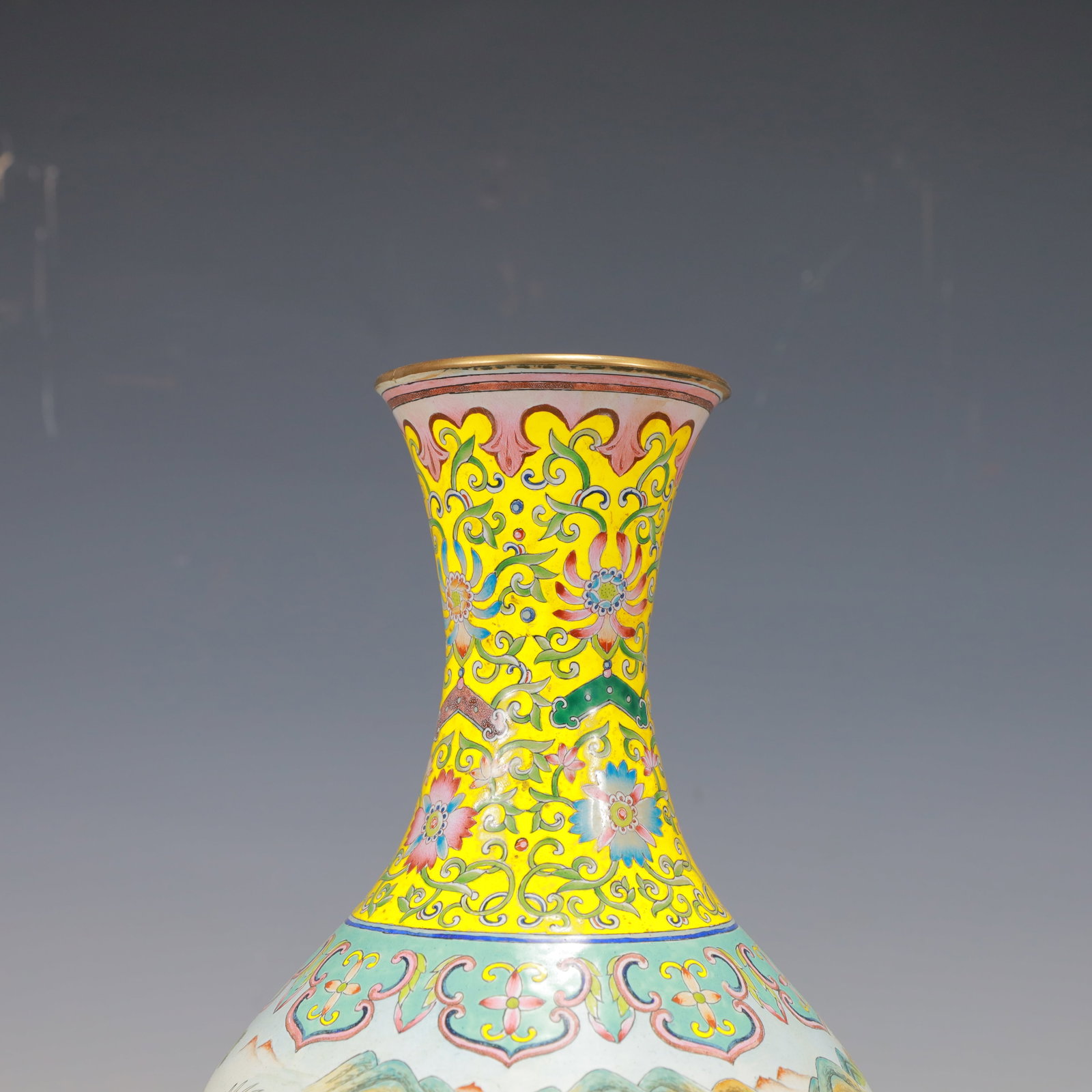 A Exquisite Coppery Enamel Lotus Pattern Flower Pattern Crane Pattern Vase - 2