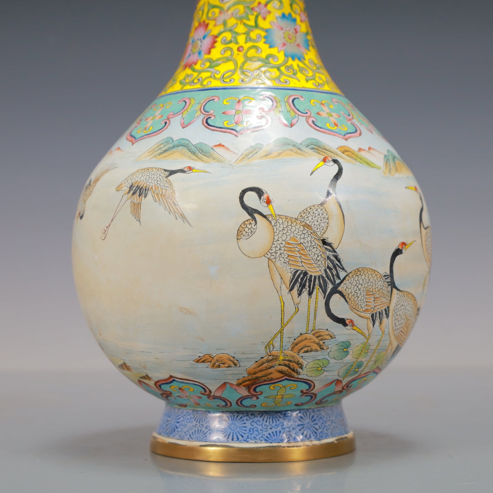A Exquisite Coppery Enamel Lotus Pattern Flower Pattern Crane Pattern Vase - 3