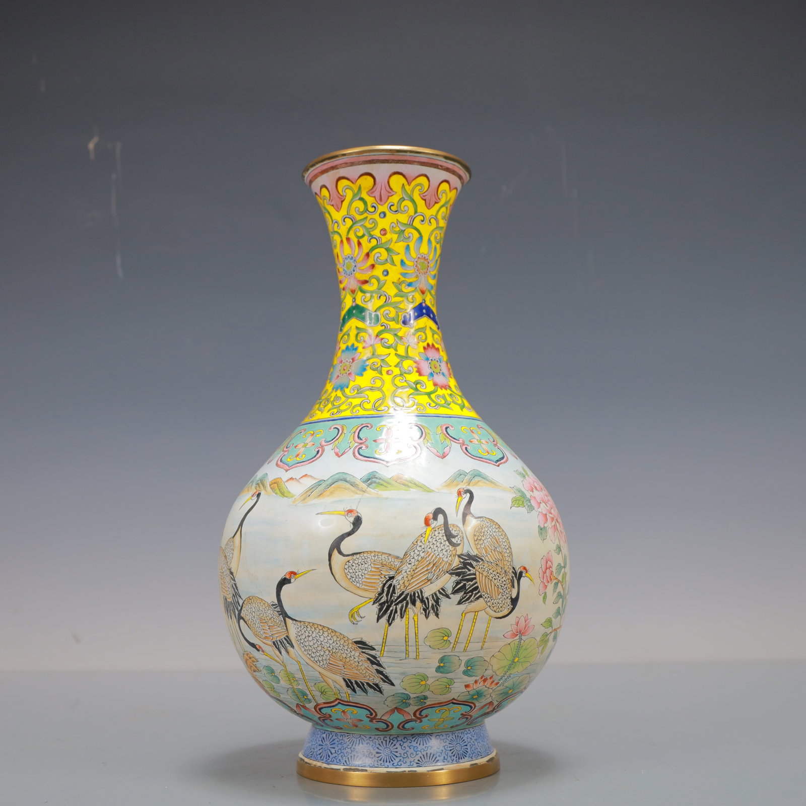 A Exquisite Coppery Enamel Lotus Pattern Flower Pattern Crane Pattern Vase - 4