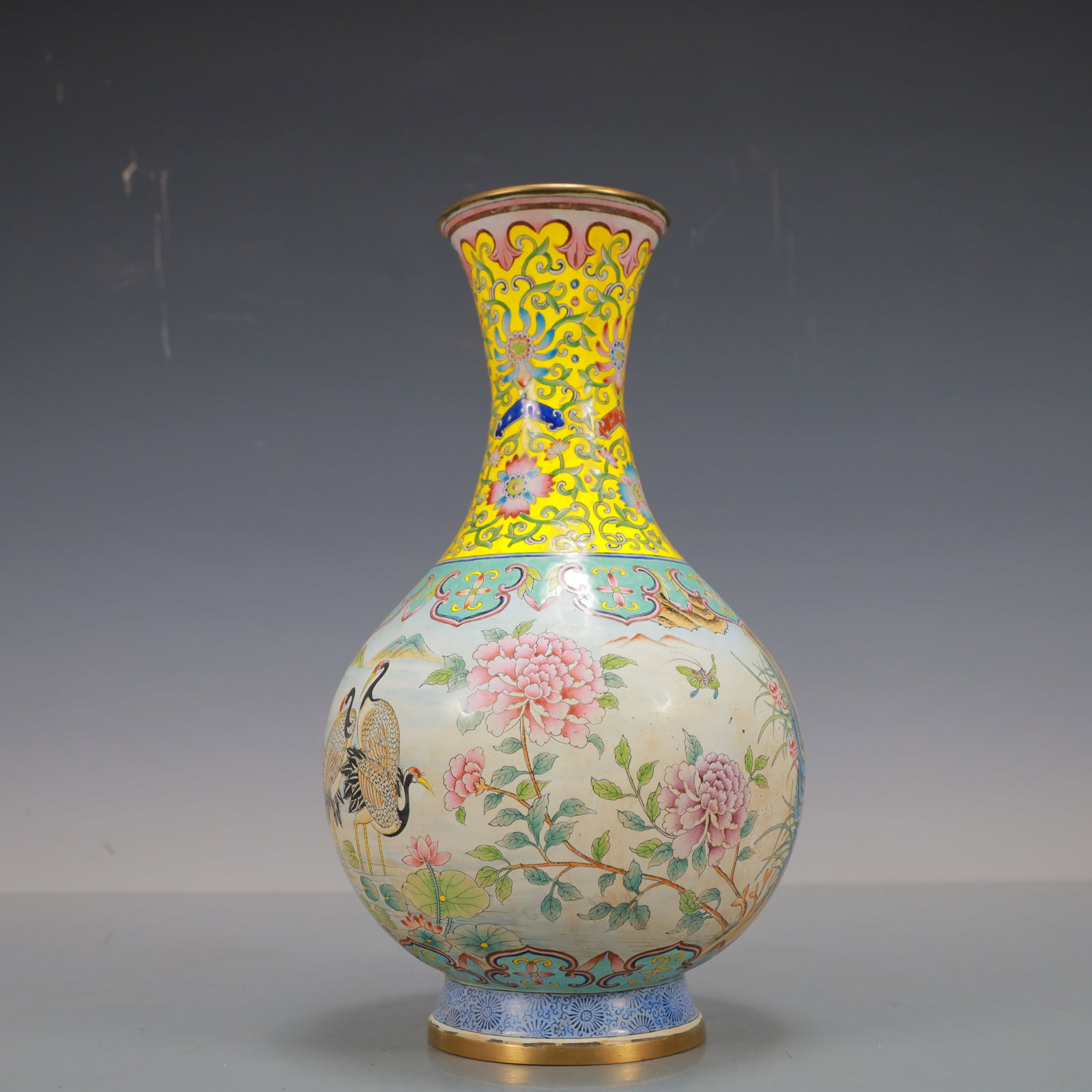 A Exquisite Coppery Enamel Lotus Pattern Flower Pattern Crane Pattern Vase - 5