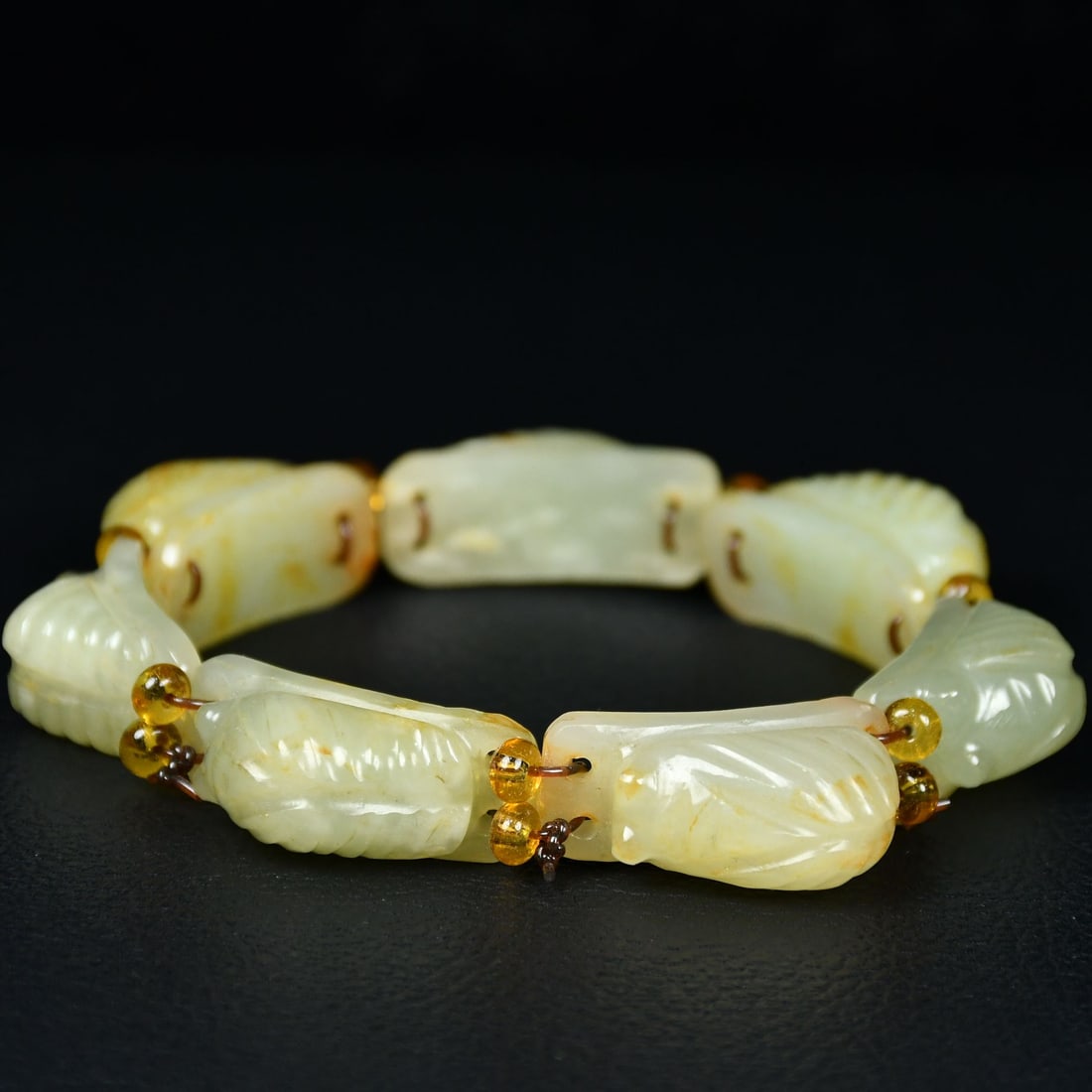 An Exquisite White Jade Cicada Pattern Bracelets - 4