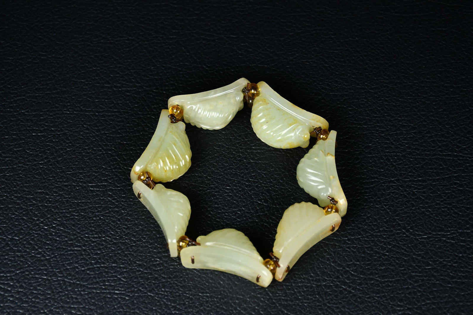 An Exquisite White Jade Cicada Pattern Bracelets - 9