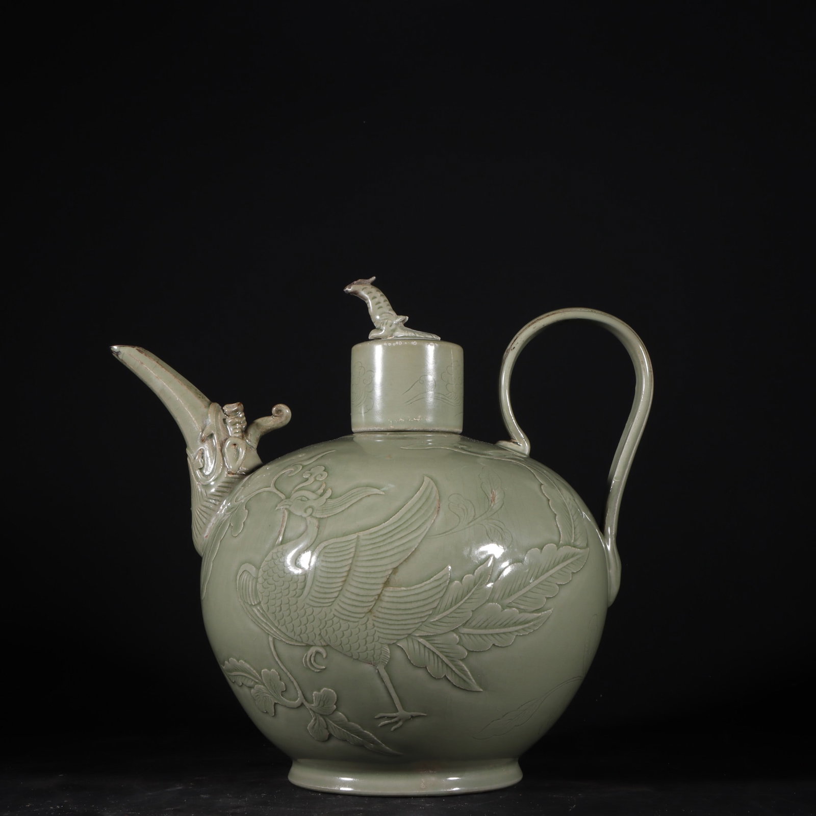 An Exquisite Yue yao Celadon Phoenix Pattern Ewer (1 of 9)