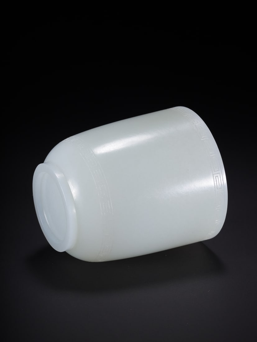 An Exquisite White Jade Cup - 10